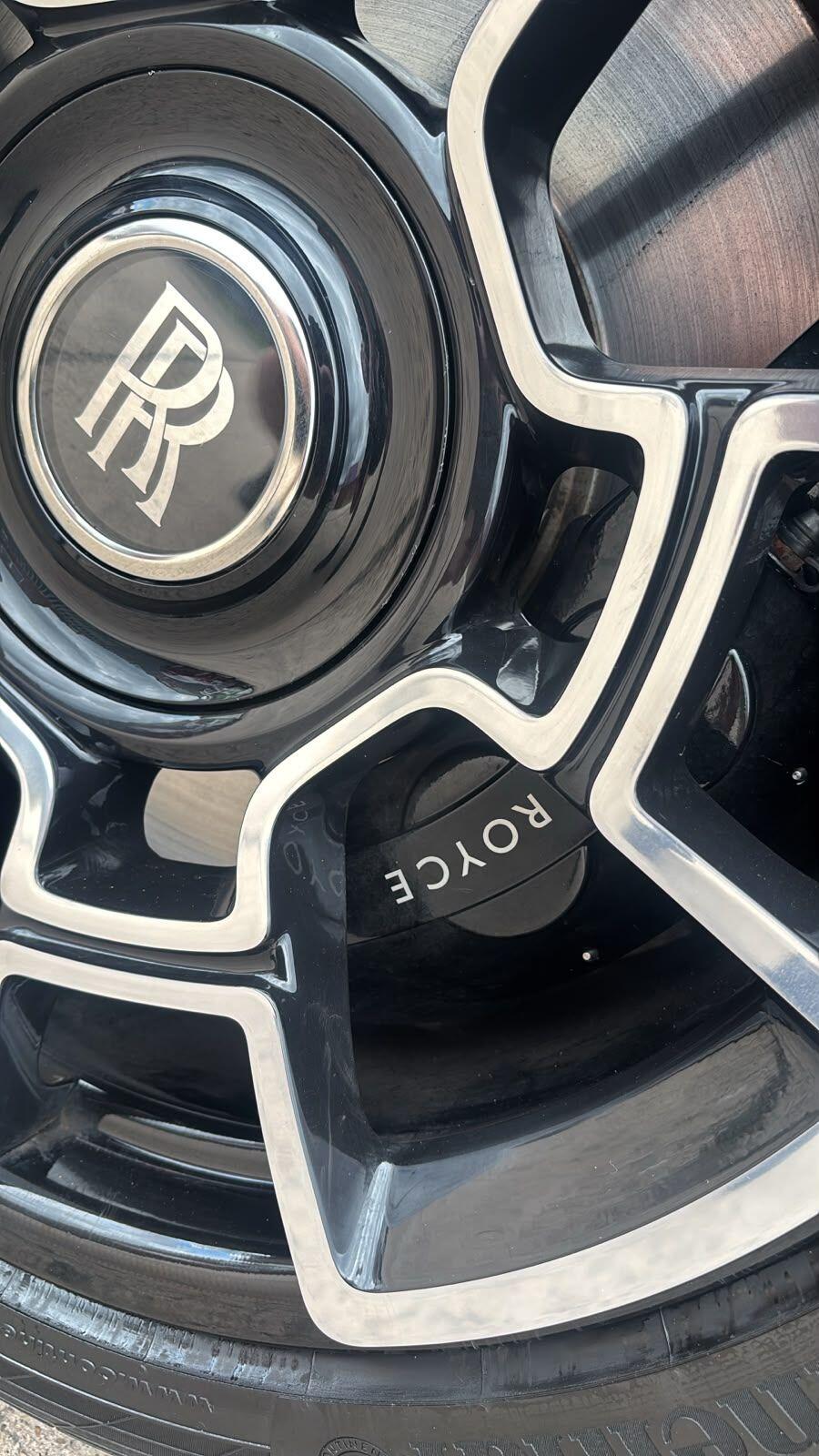 Rolls-Royce Wraith view 12