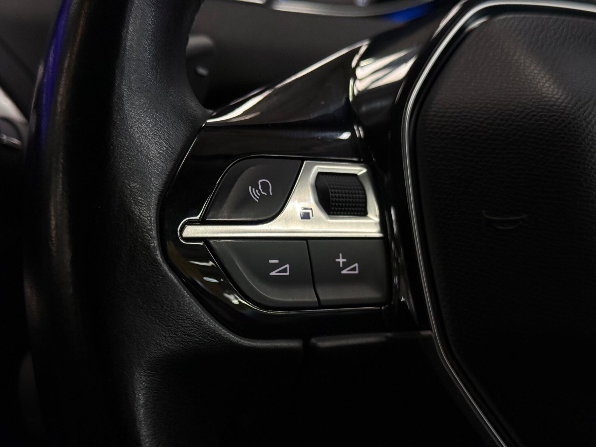 Peugeot 3008 view 13