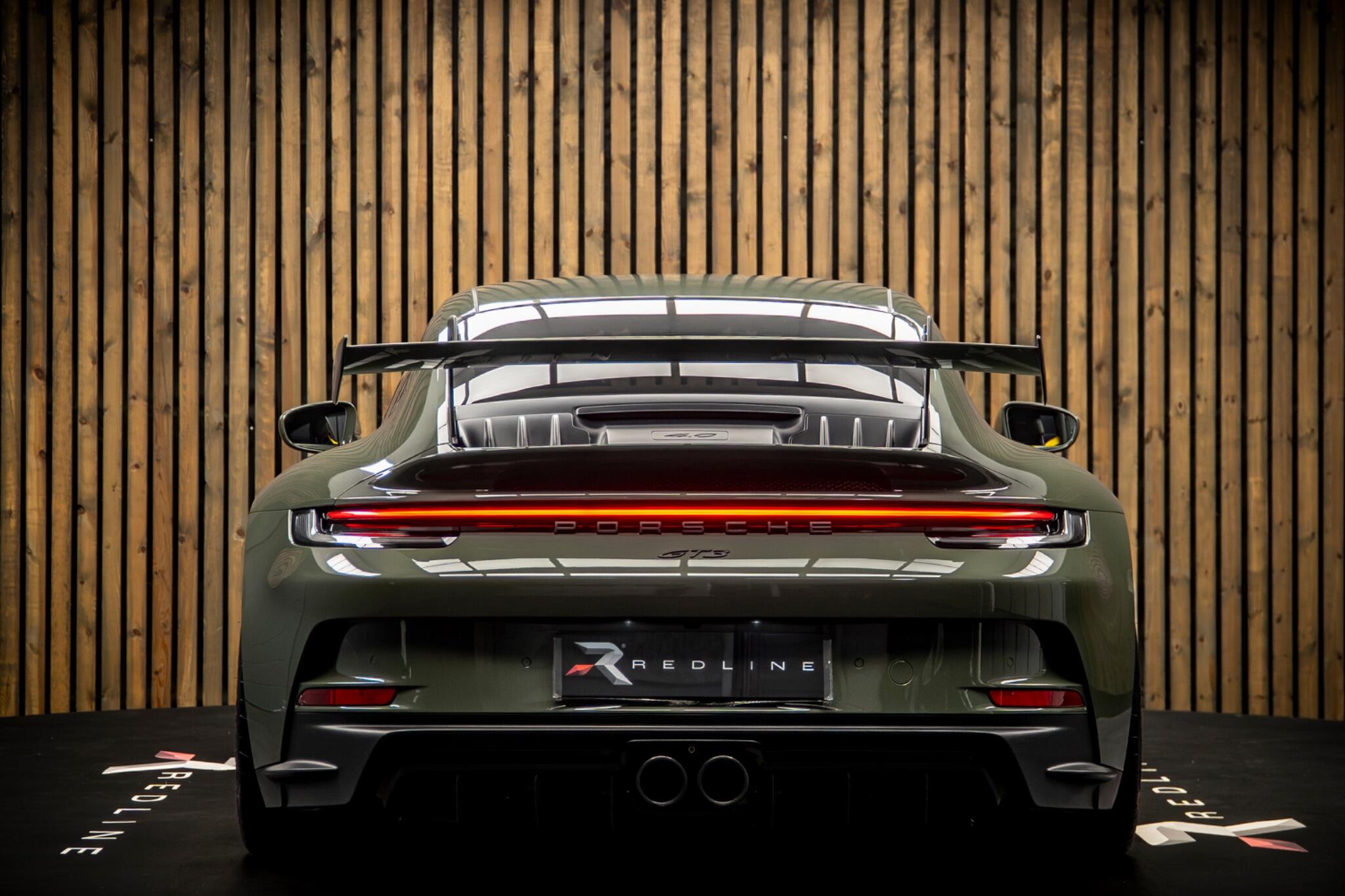 Porsche 911 view 6