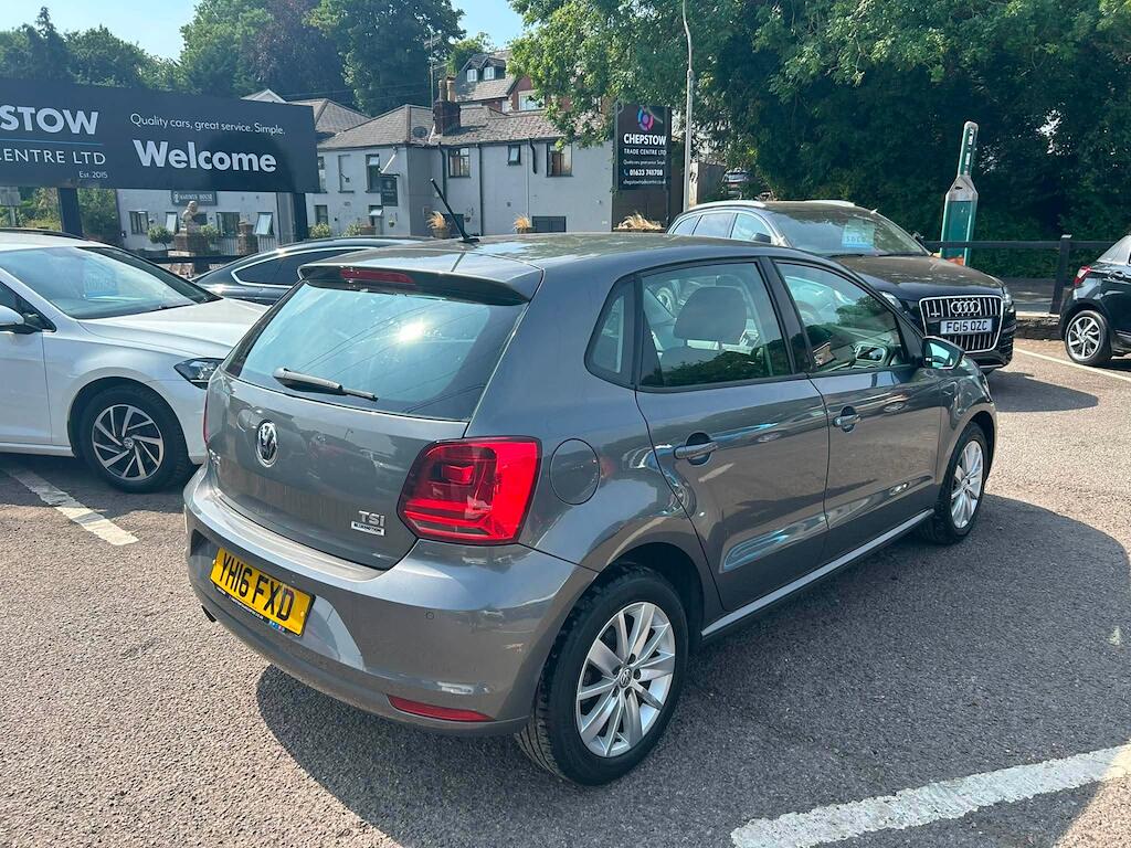 Volkswagen Polo view 2