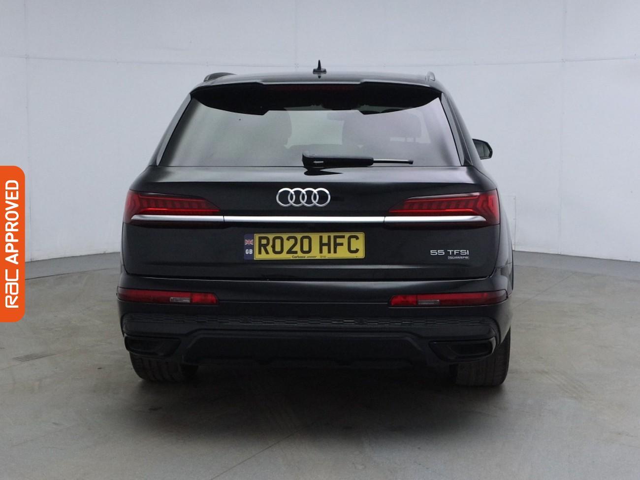 Audi Q7 view 8