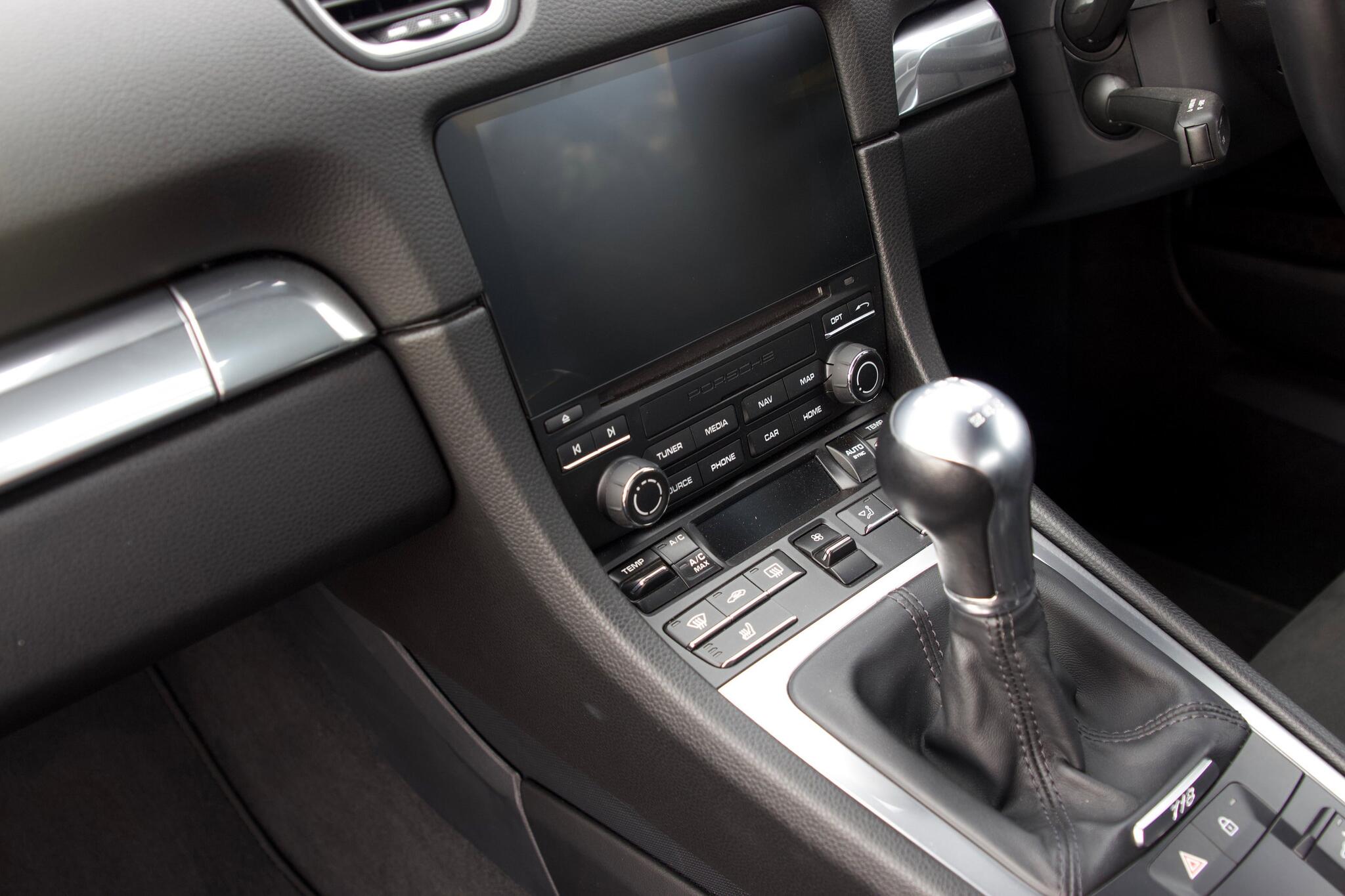 Porsche Cayman view 8