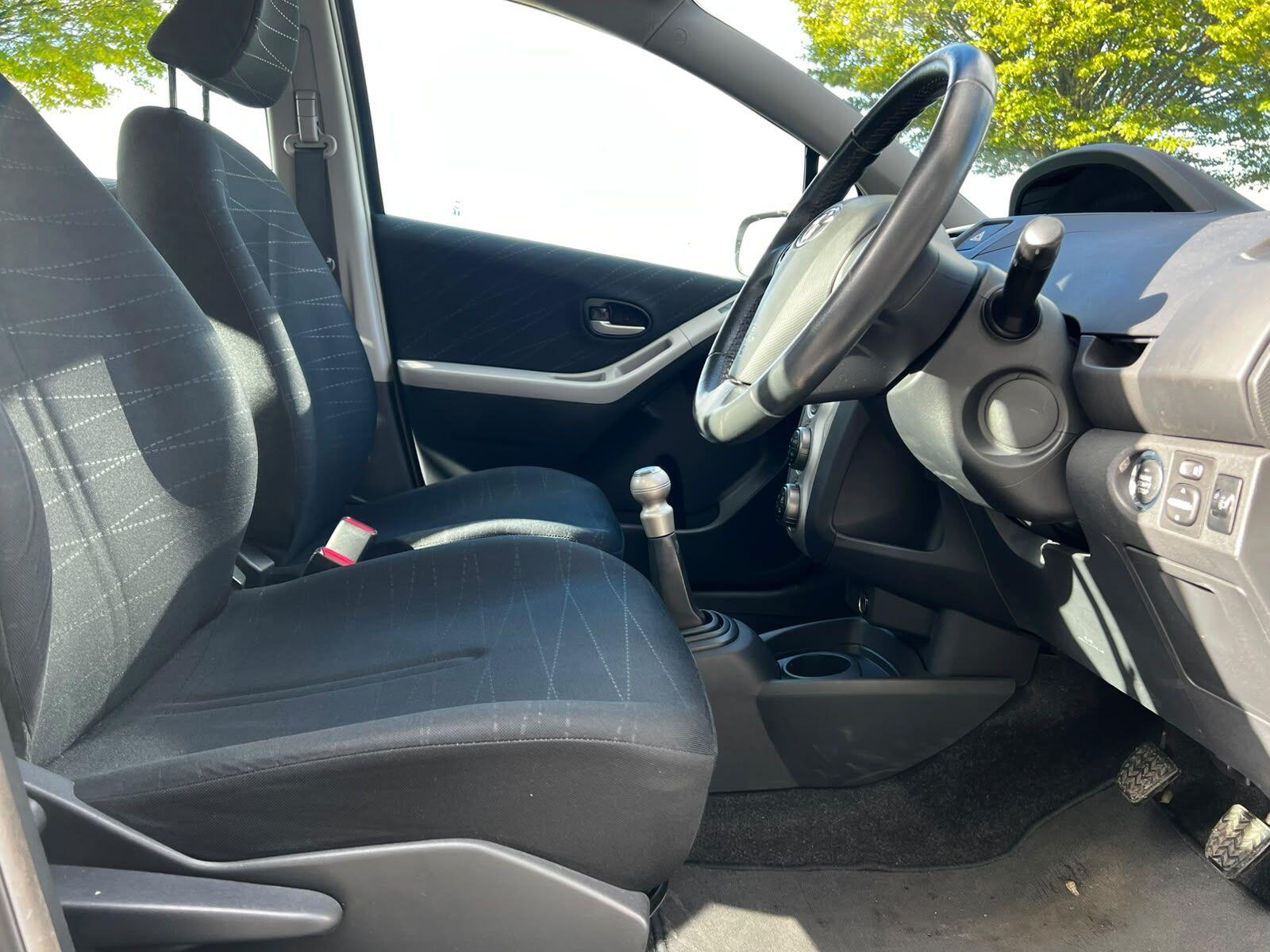 Toyota Yaris view 15