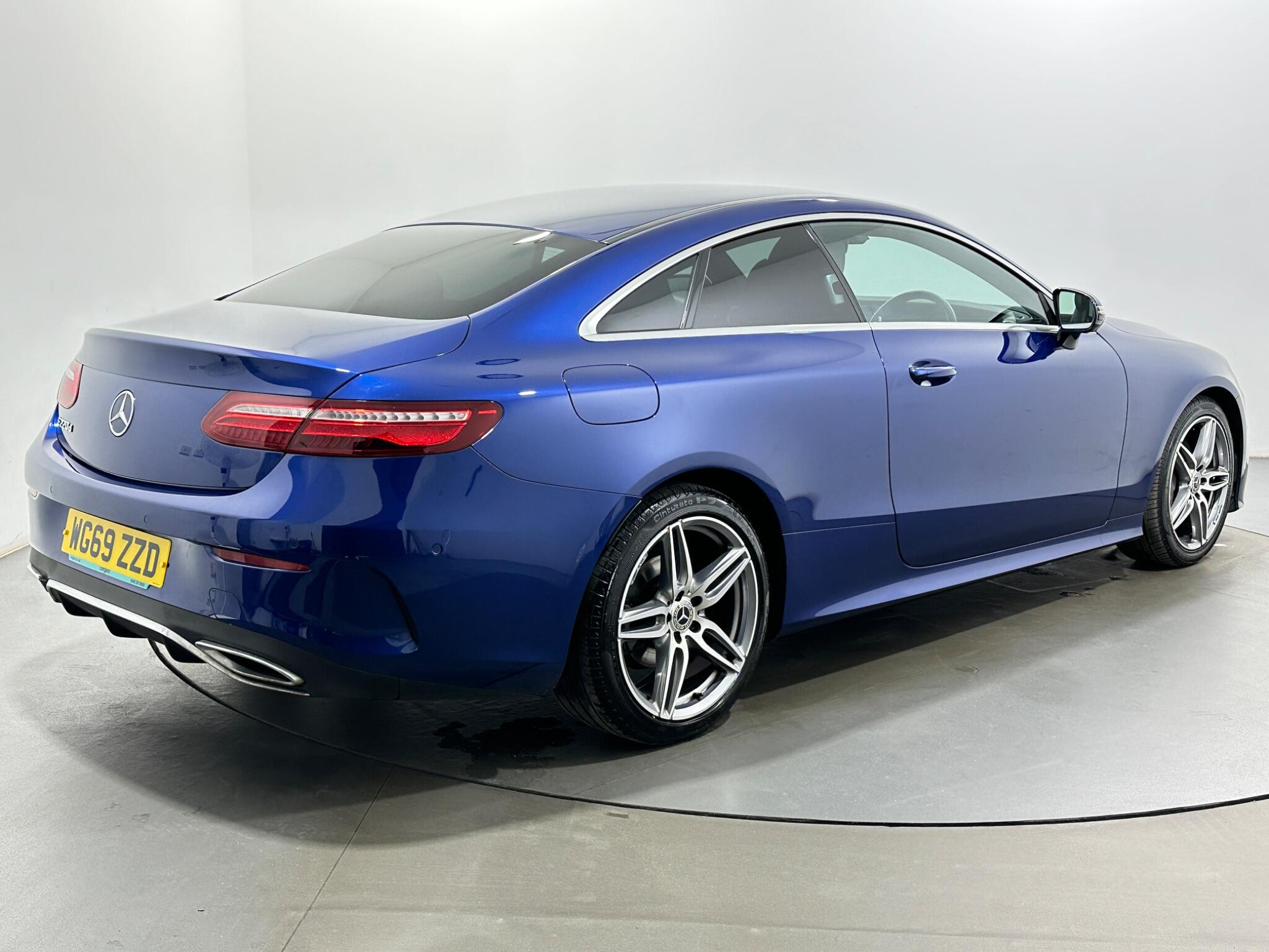 Mercedes-Benz E-Class view 8