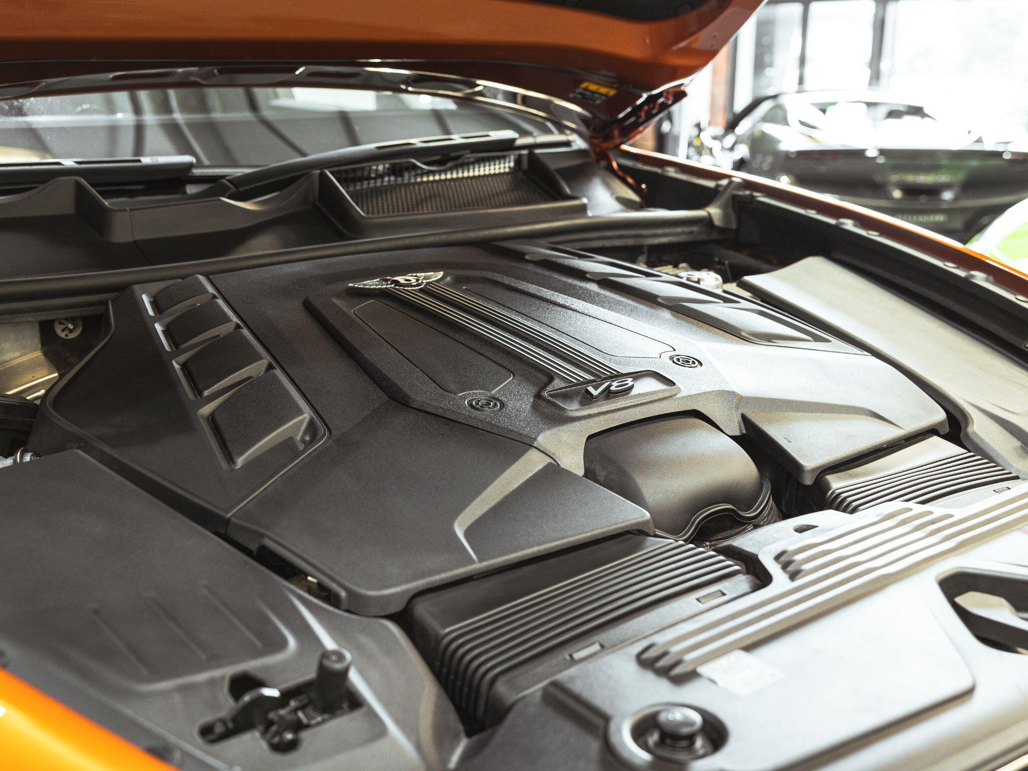 Bentley Bentayga view 23
