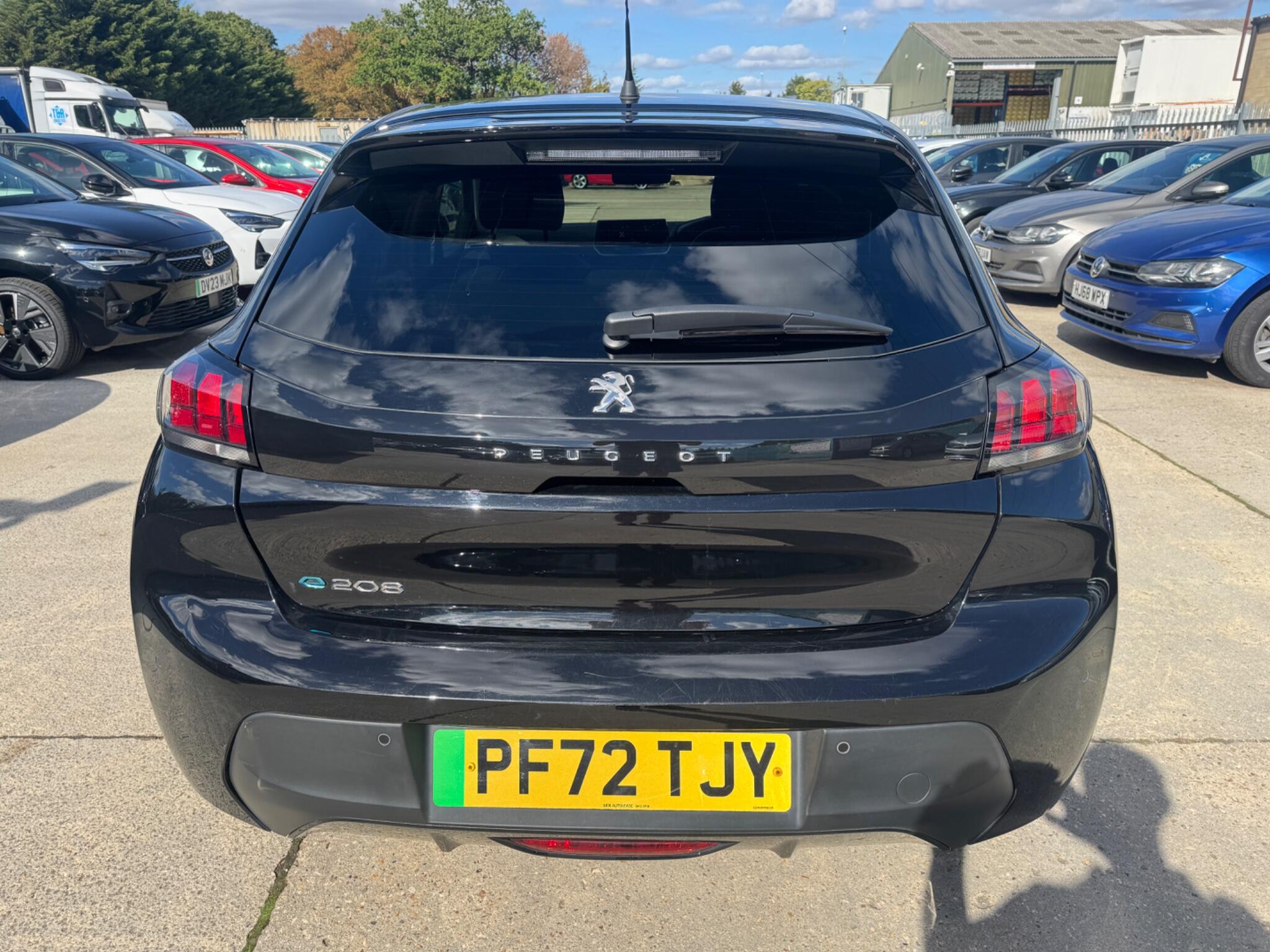 Peugeot E-208 view 12