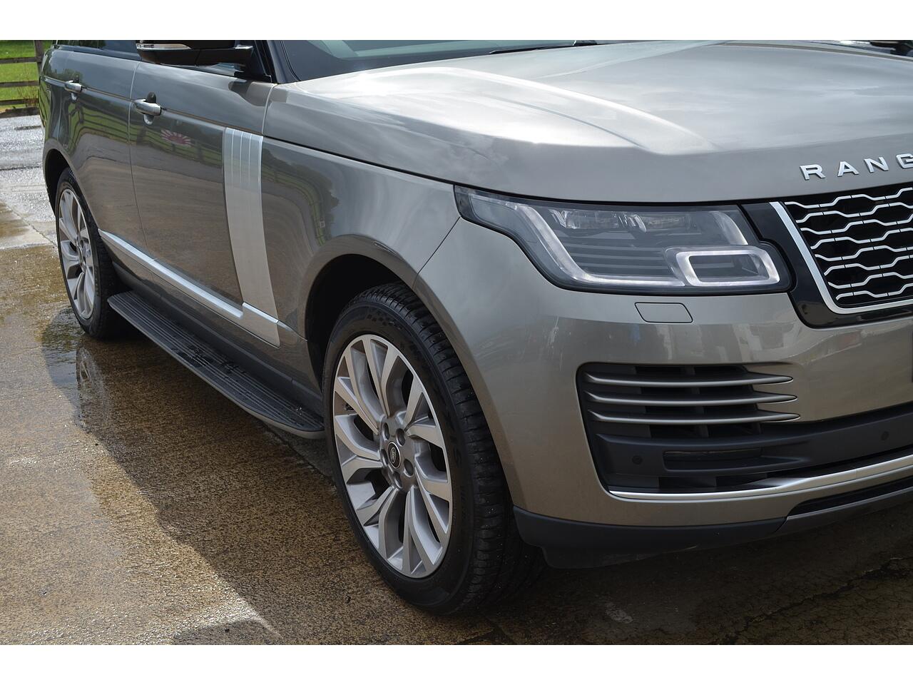 Land Rover Range Rover view 34