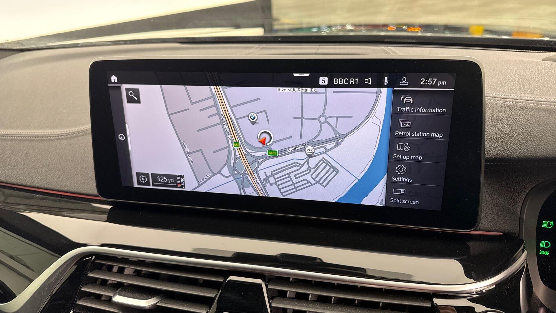 BMW 5 Series view 29