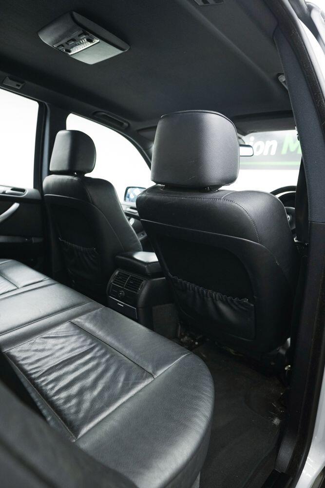 BMW X5 view 12