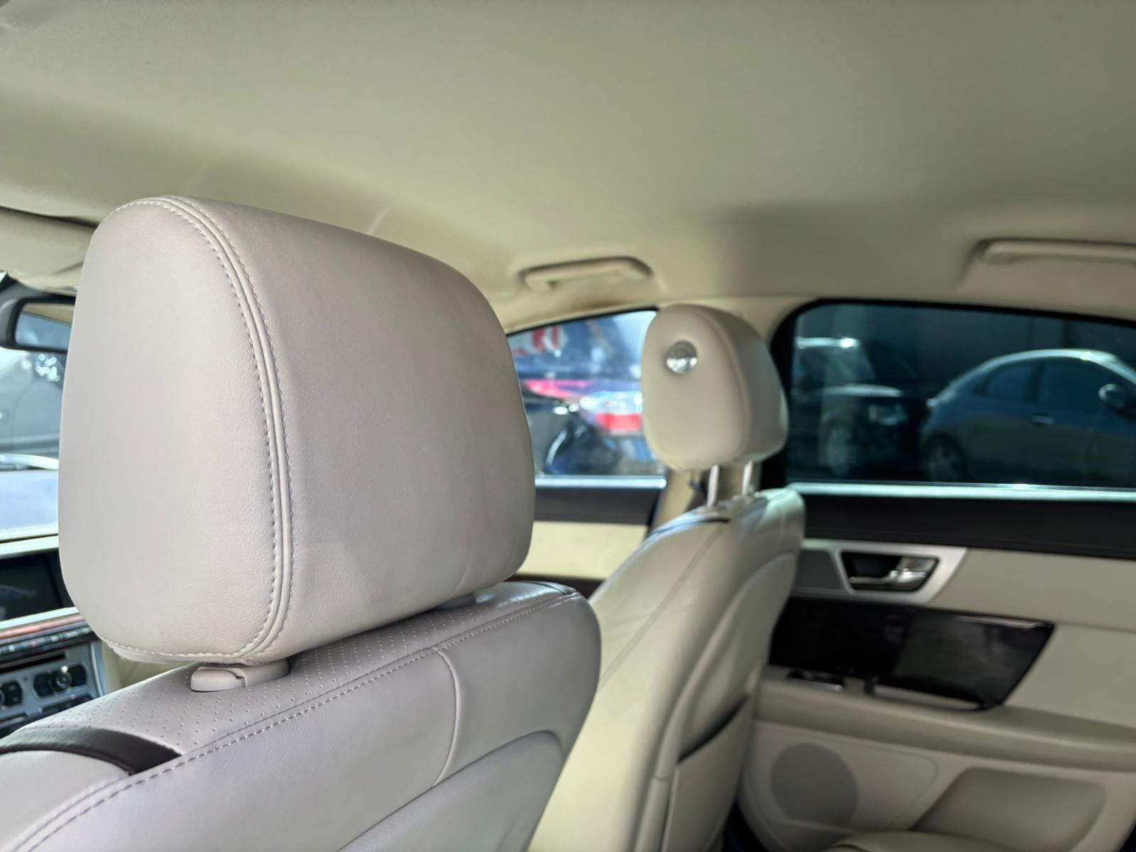 Jaguar XF view 9