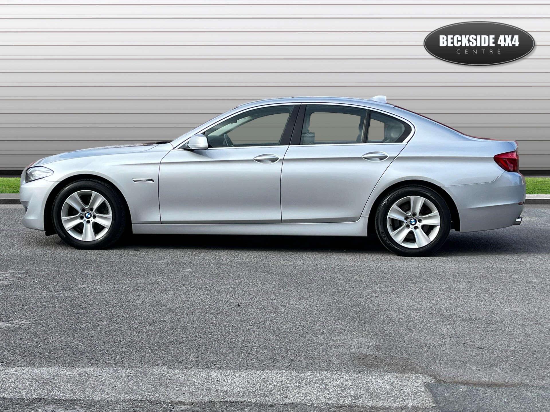 BMW 5 Series view 6