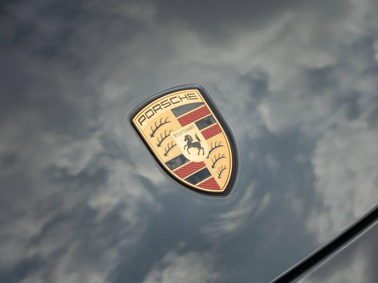 Porsche Macan view 34