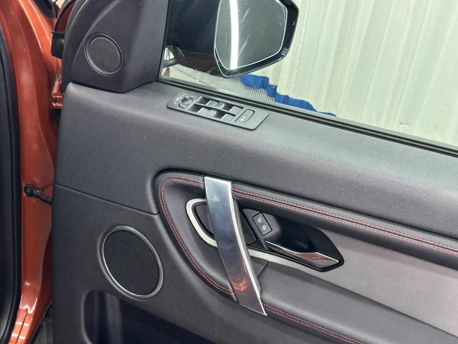 Land Rover Discovery Sport view 42