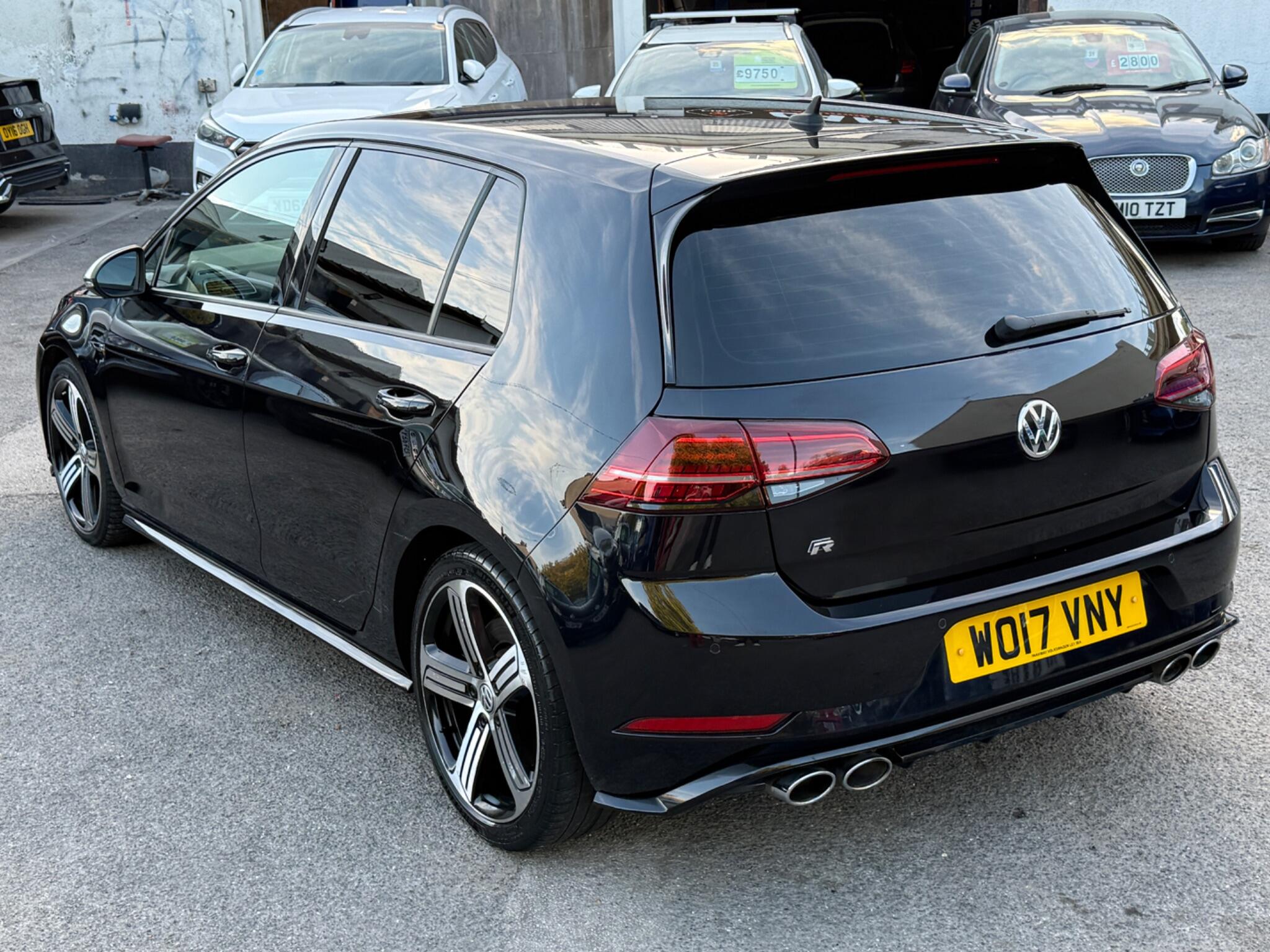 Volkswagen Golf - Image 14