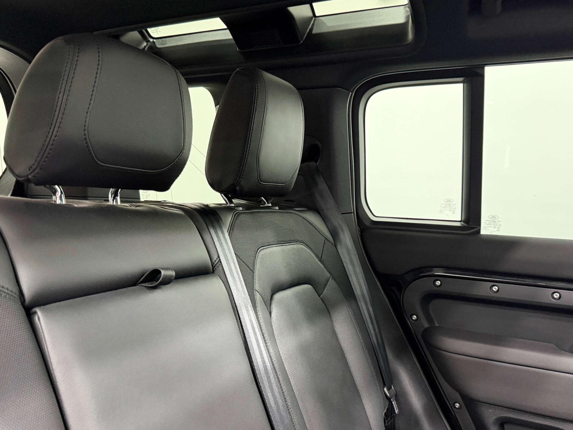 Land Rover Defender view 14