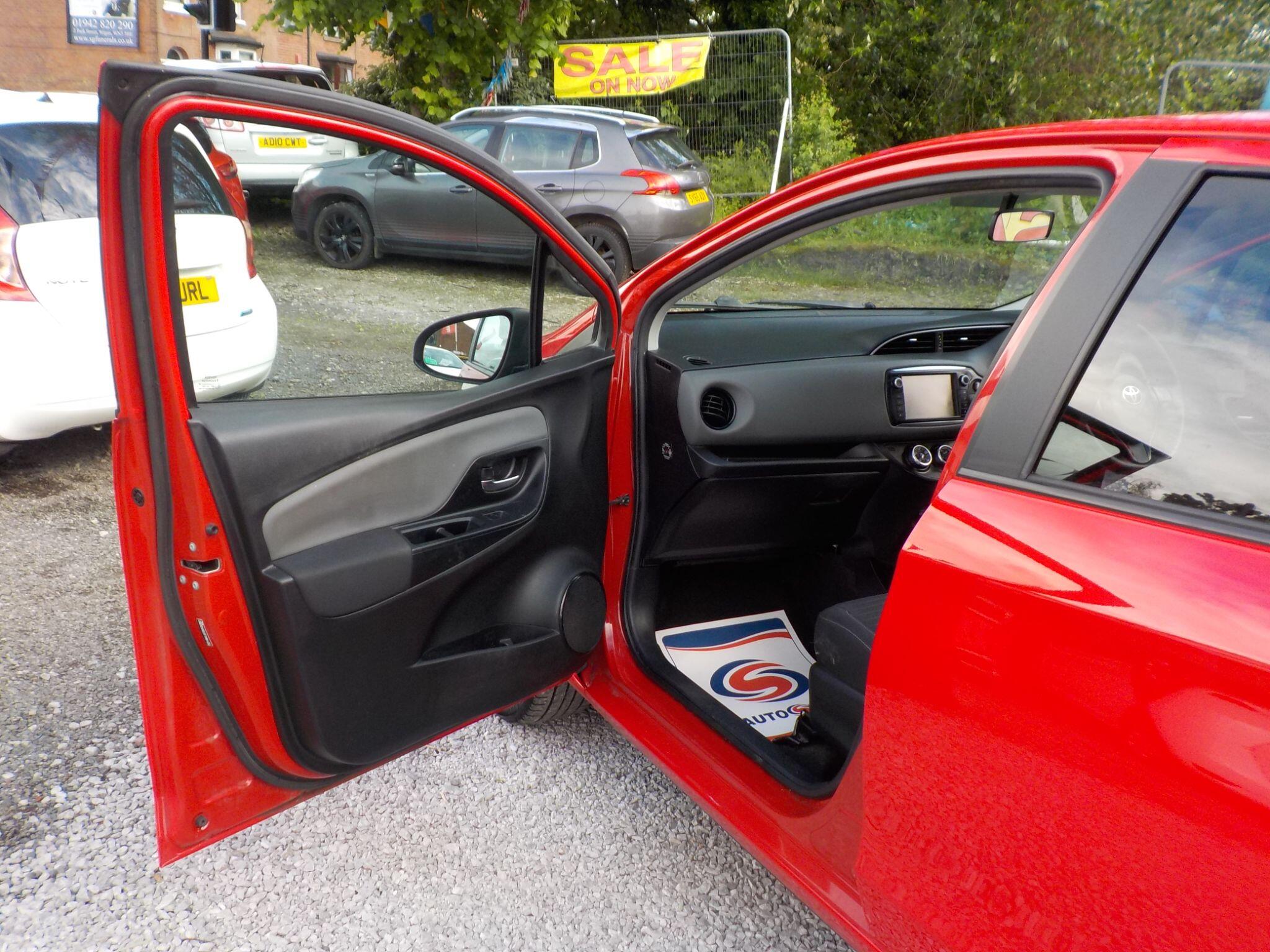 Toyota Yaris 1.33 Dual VVT-i Design Euro 6 5dr