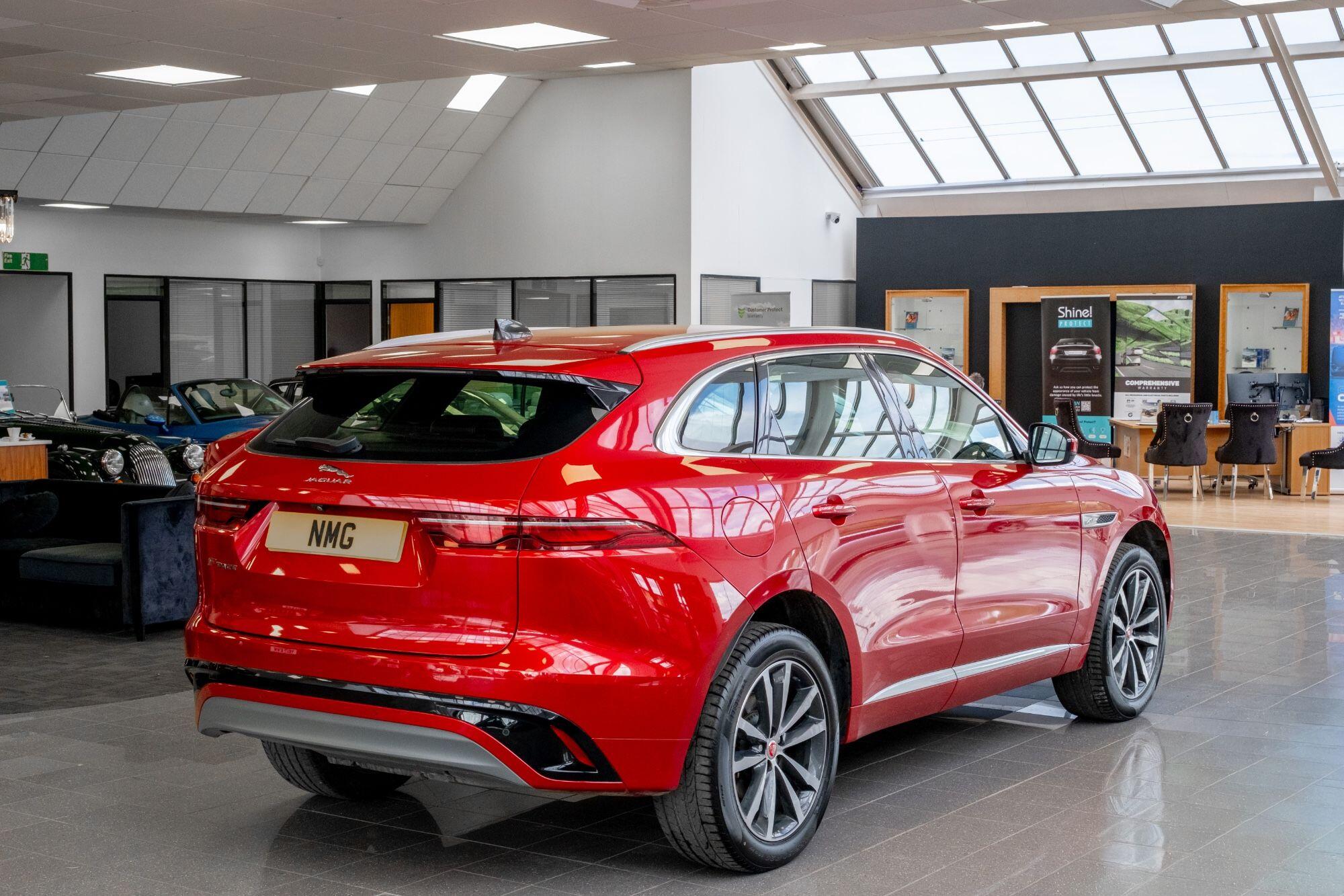 Jaguar F-Pace view 9
