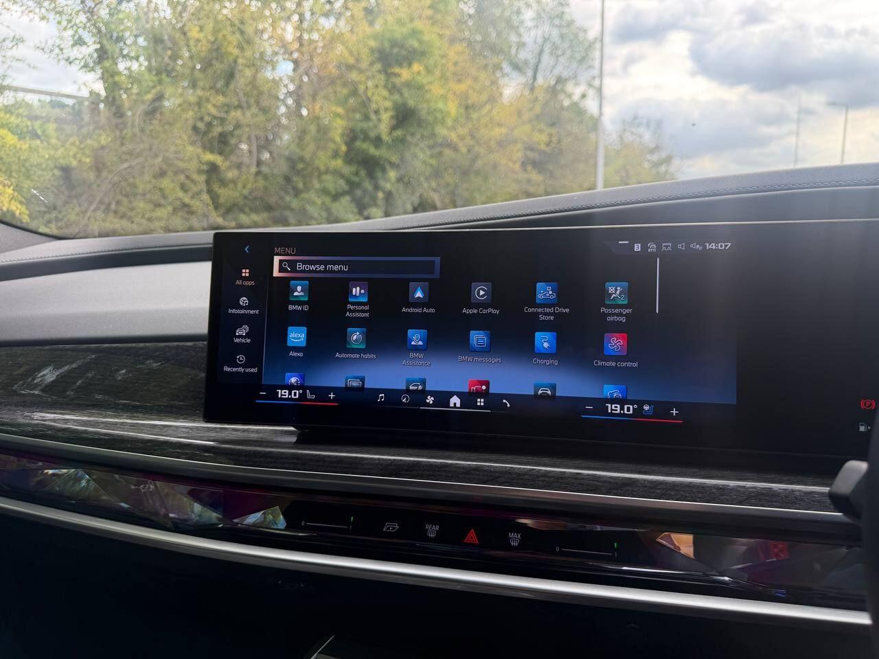 BMW 7 Series view 63