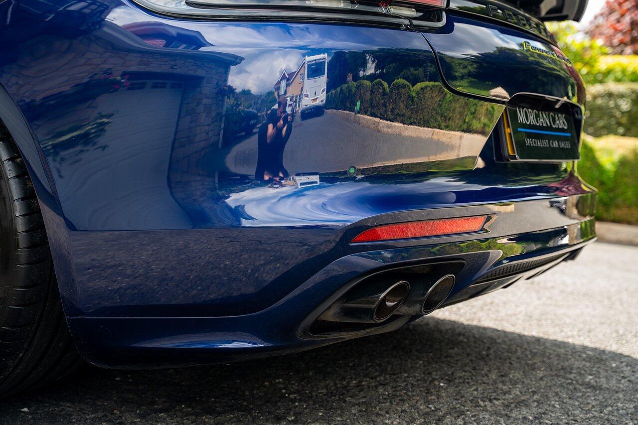Porsche Panamera view 18