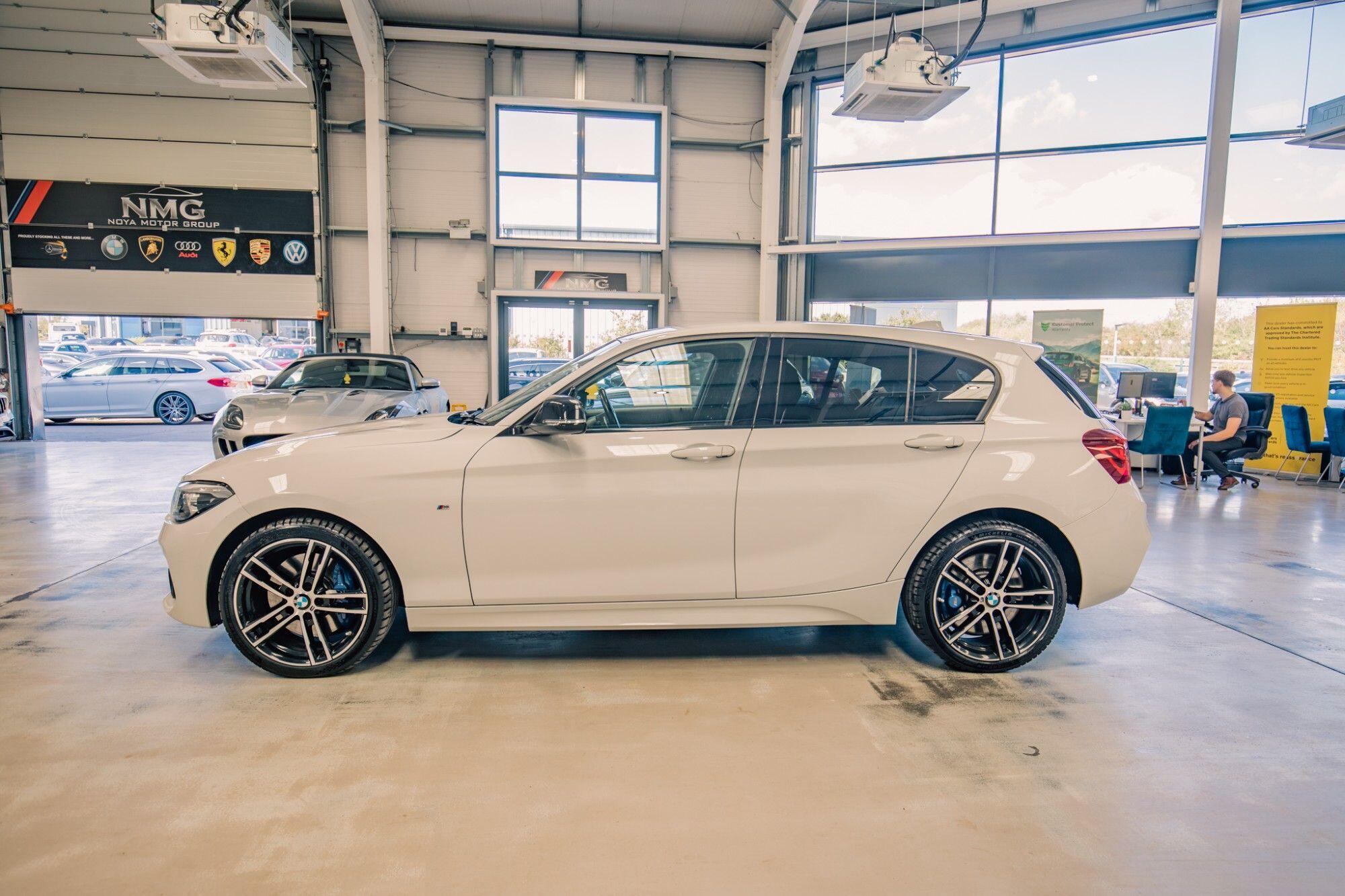 BMW 1 Series view 23