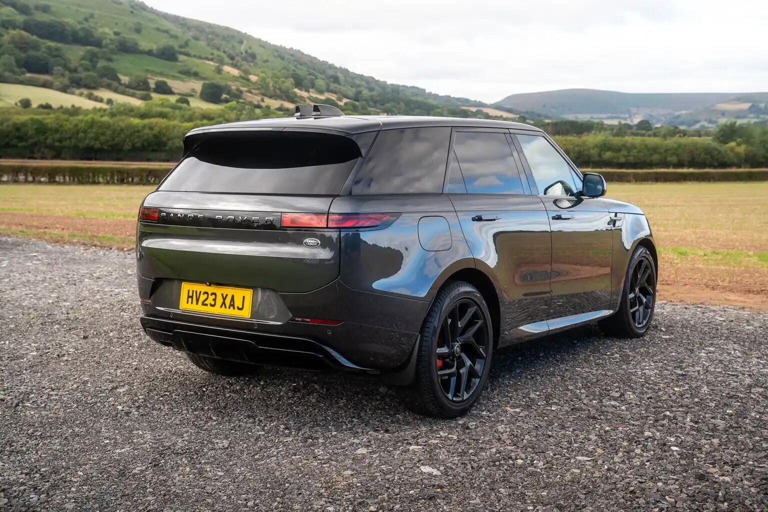 Land Rover Range Rover Sport view 4