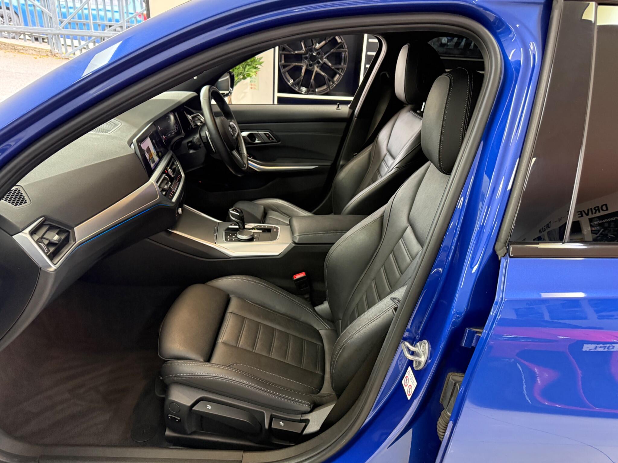 BMW 3 Series view 33