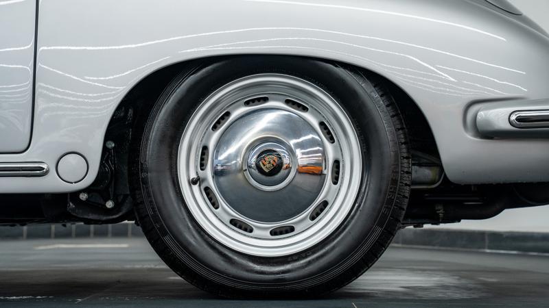 Porsche 356 view 14