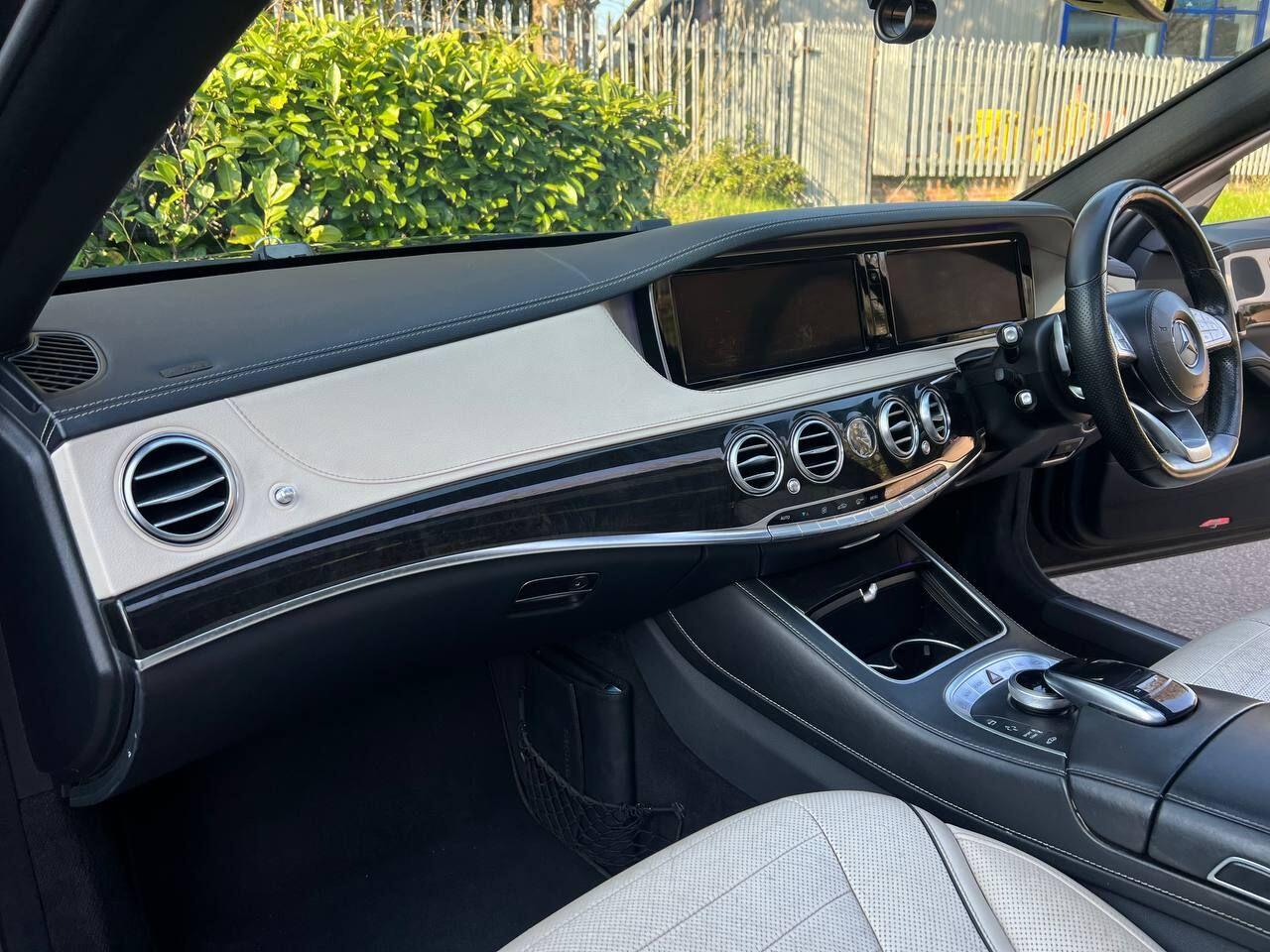 Mercedes-Benz S-Class view 32