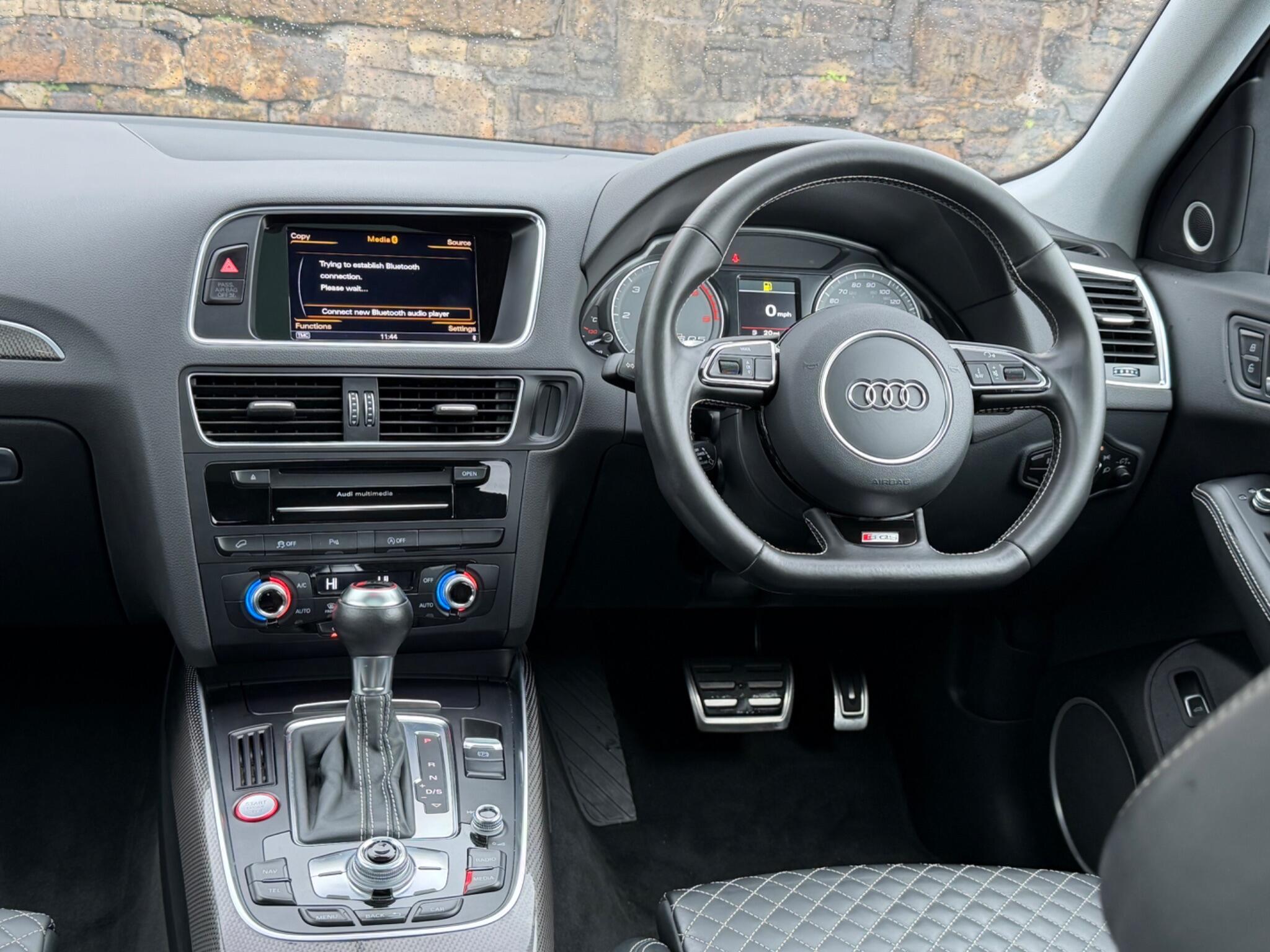 Audi SQ5 view 26