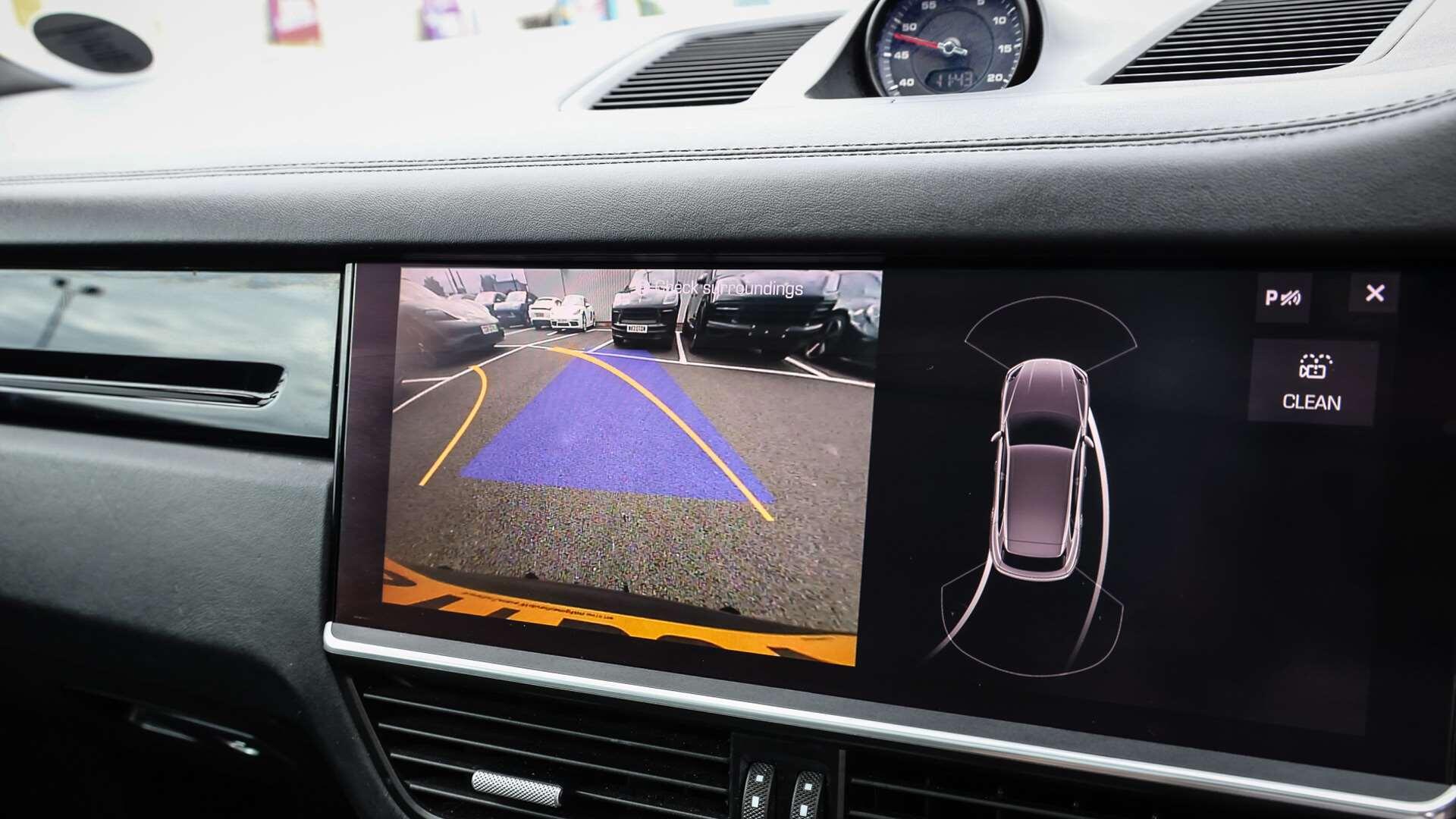 Porsche Cayenne view 23