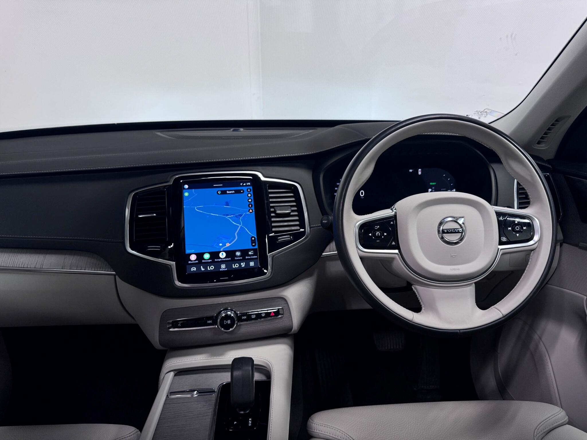 Volvo XC90 view 35