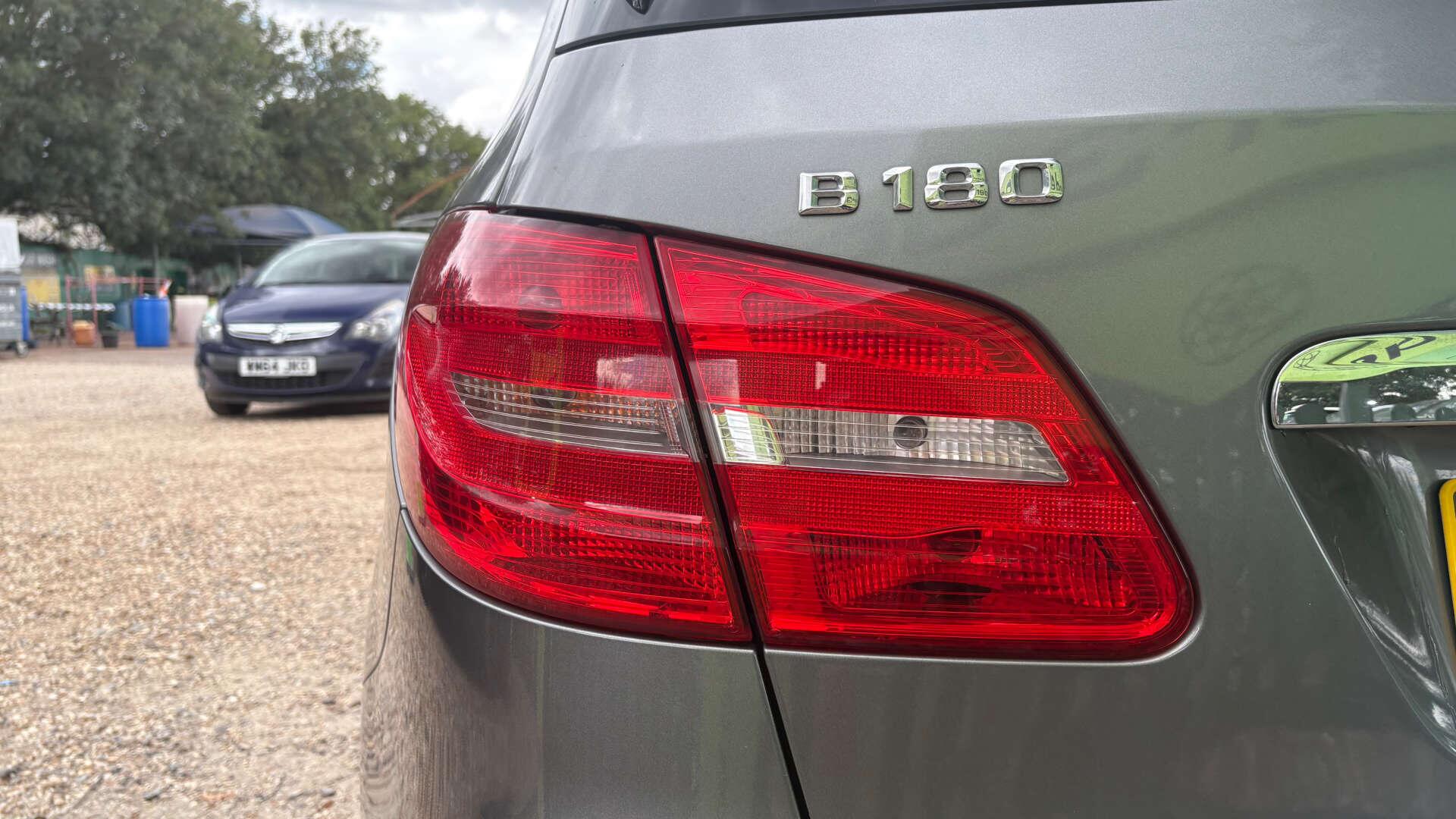 Mercedes-Benz B-Class view 34
