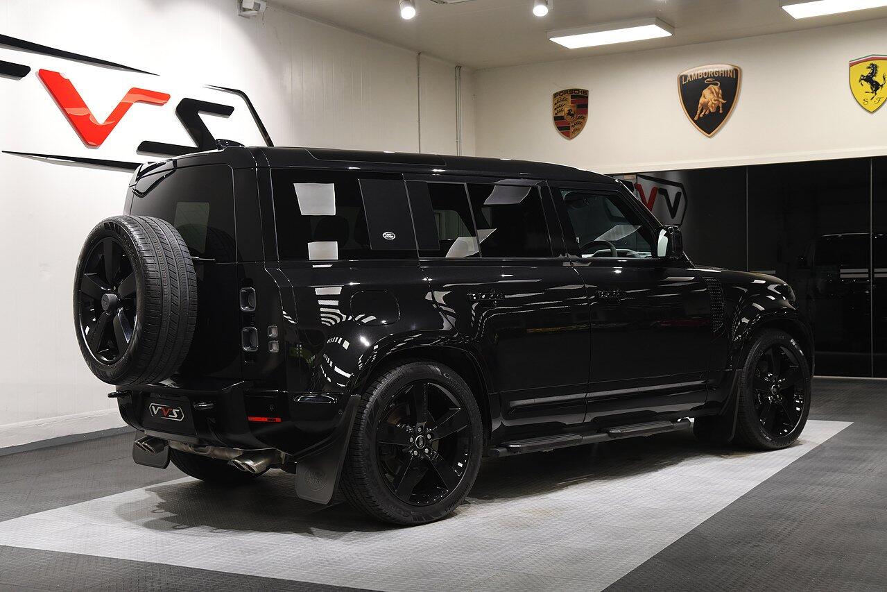 Land Rover Defender view 35