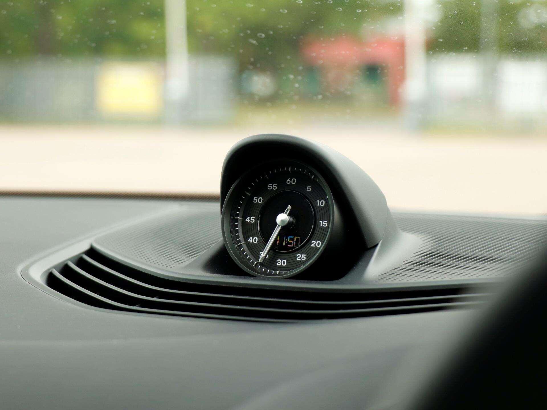 Porsche Taycan view 14