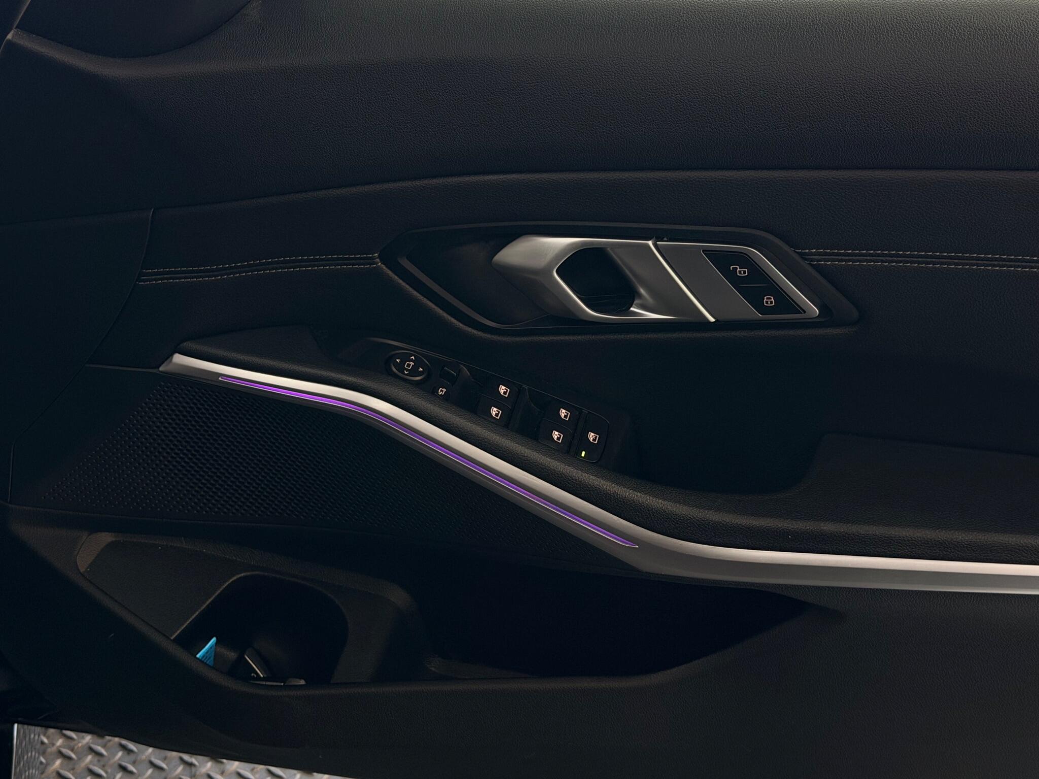 BMW 3 Series view 23