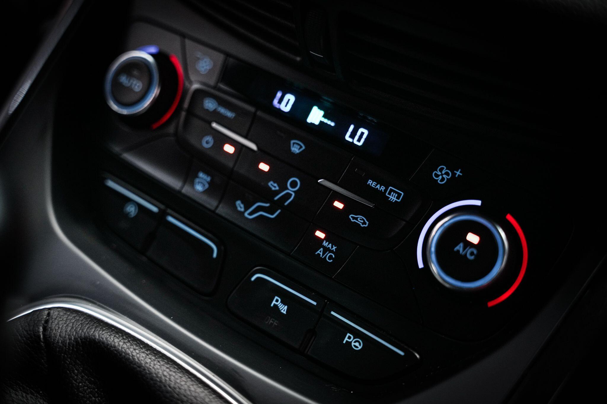 Ford Kuga view 40