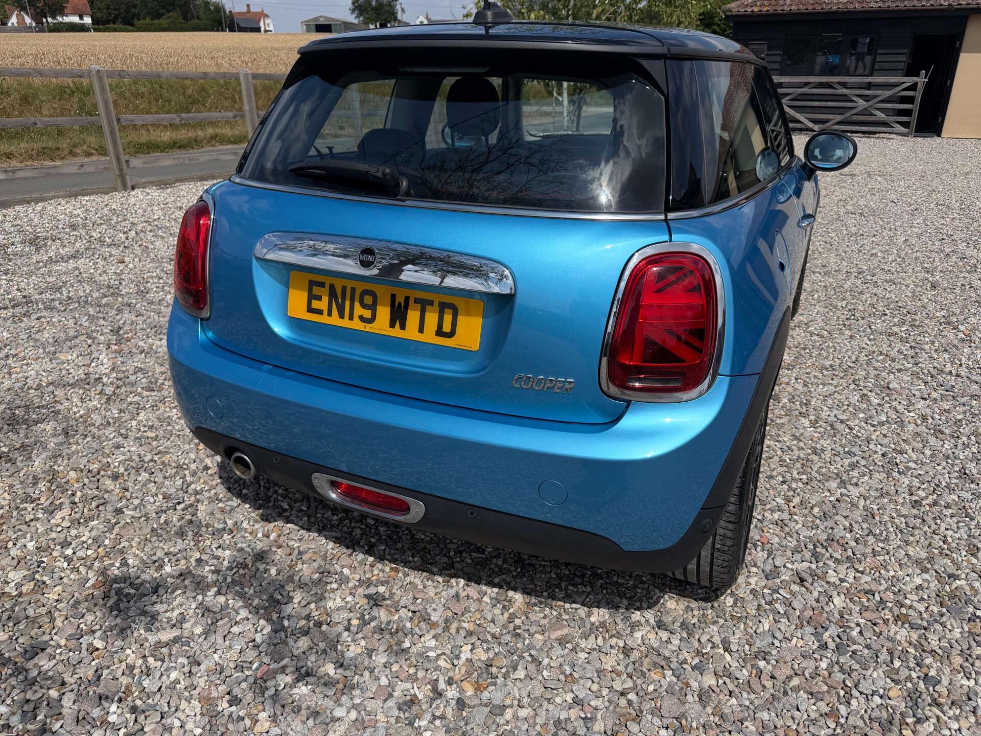 Mini Hatch view 10