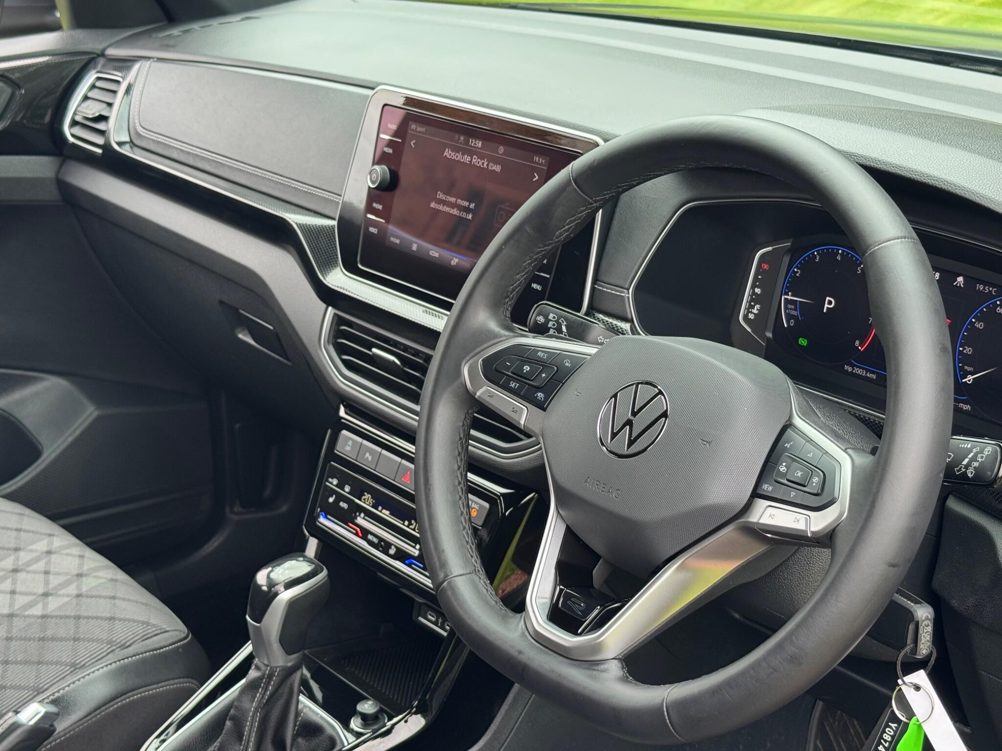 Volkswagen T-Cross view 32