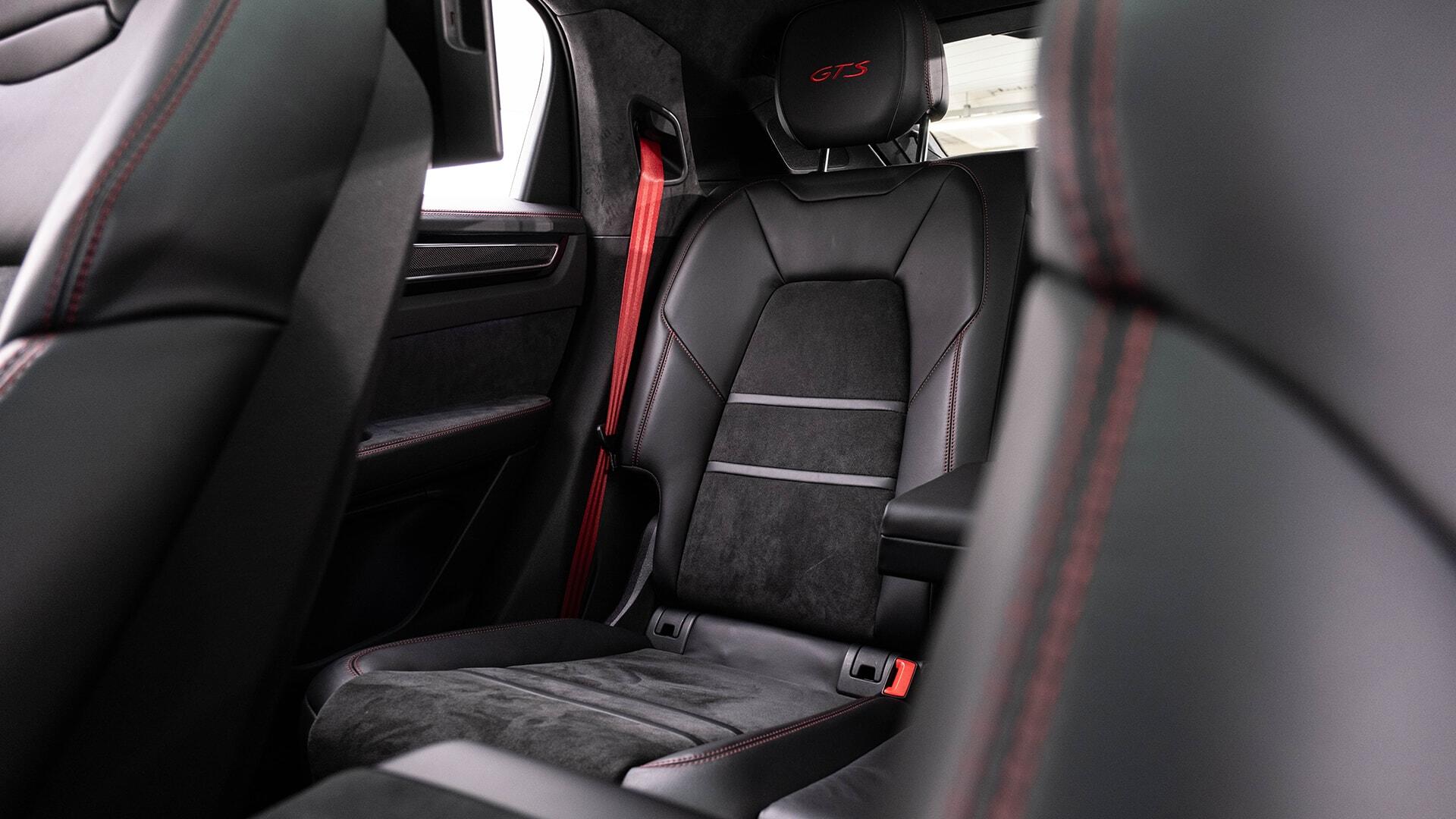 Porsche Cayenne view 50