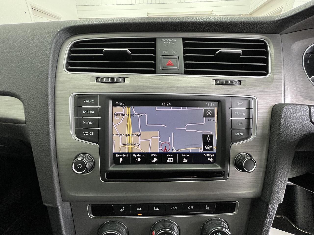 Volkswagen Golf view 12