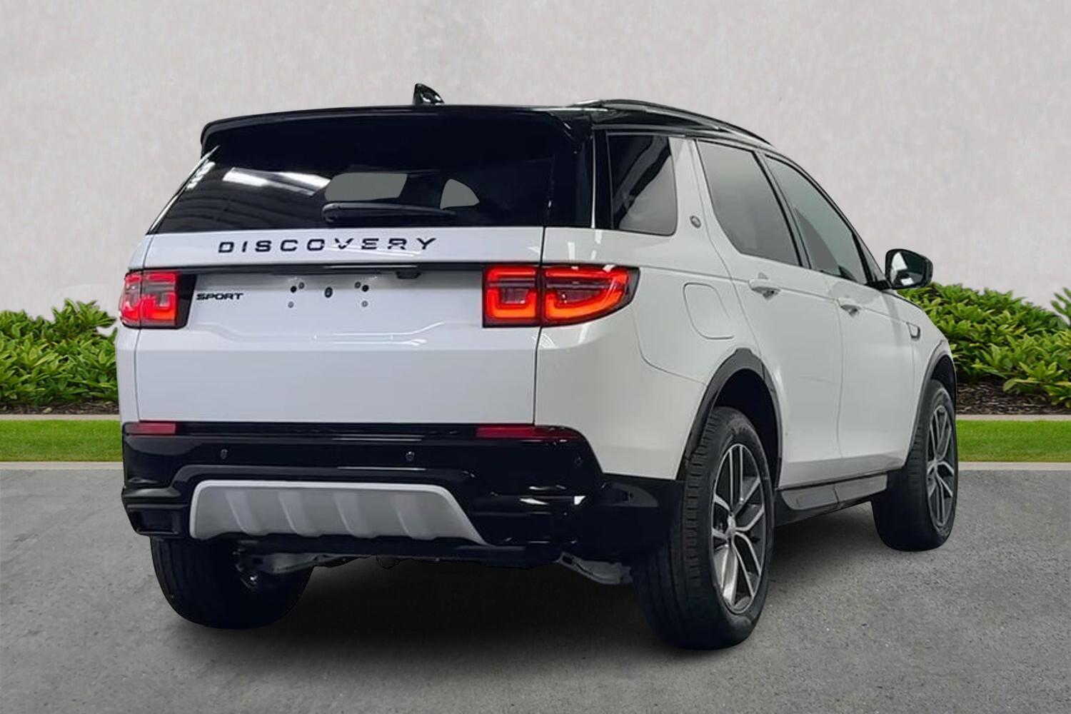 Land Rover Discovery Sport view 18