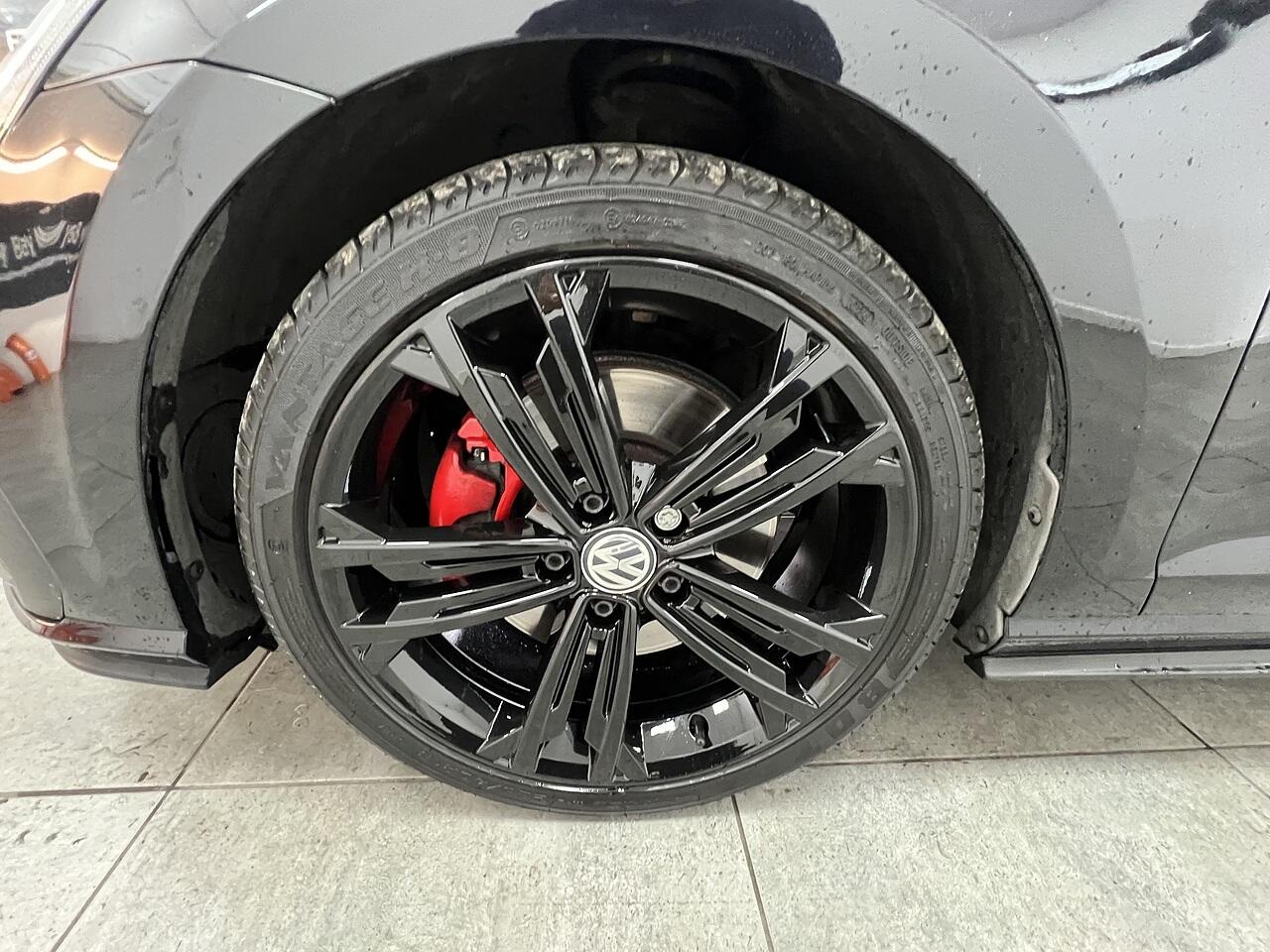 Volkswagen Golf view 20