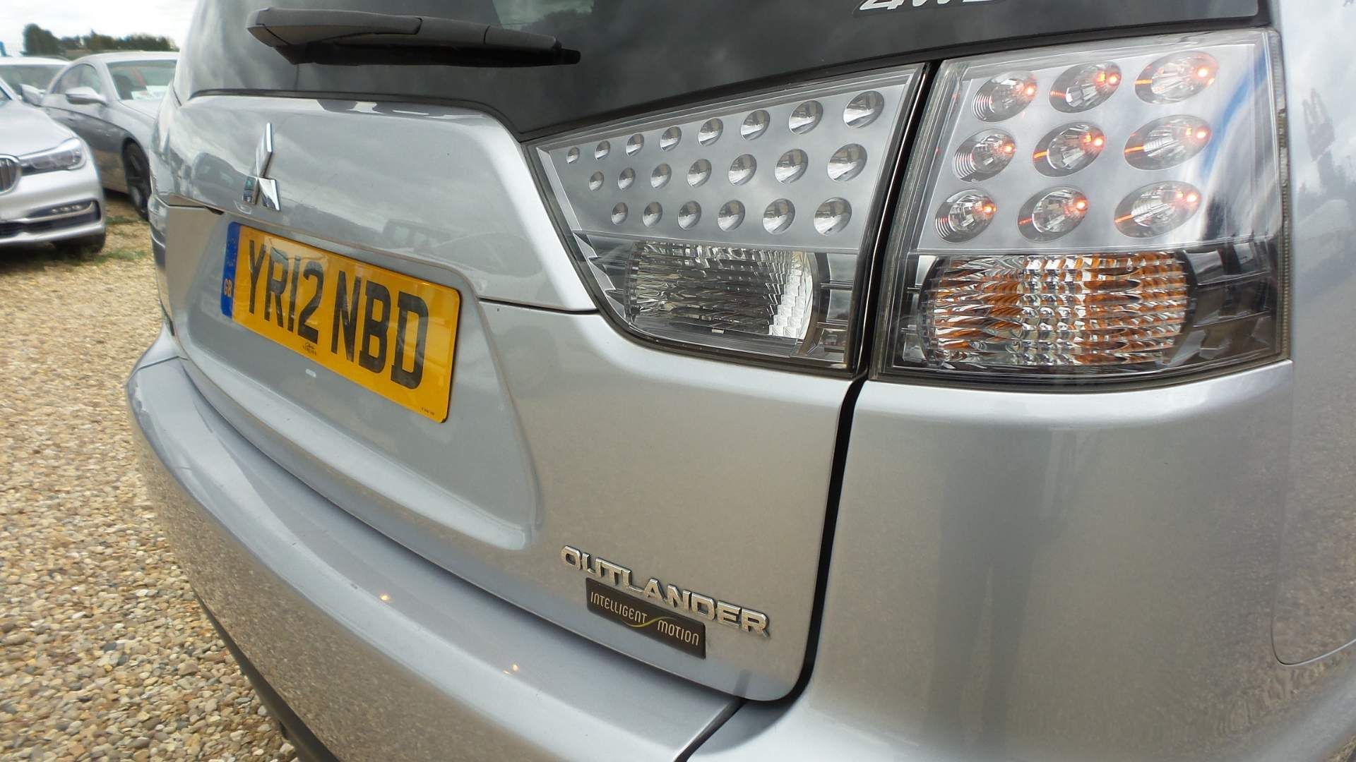 Mitsubishi Outlander view 25