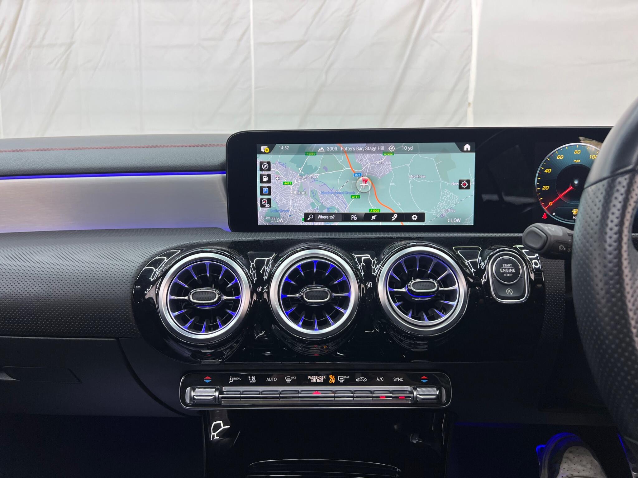 Mercedes-Benz Cla view 42
