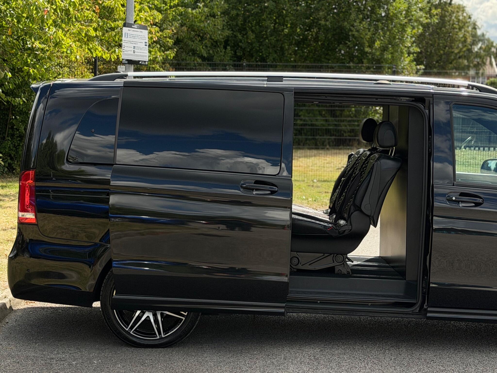 Mercedes-Benz V Class view 9