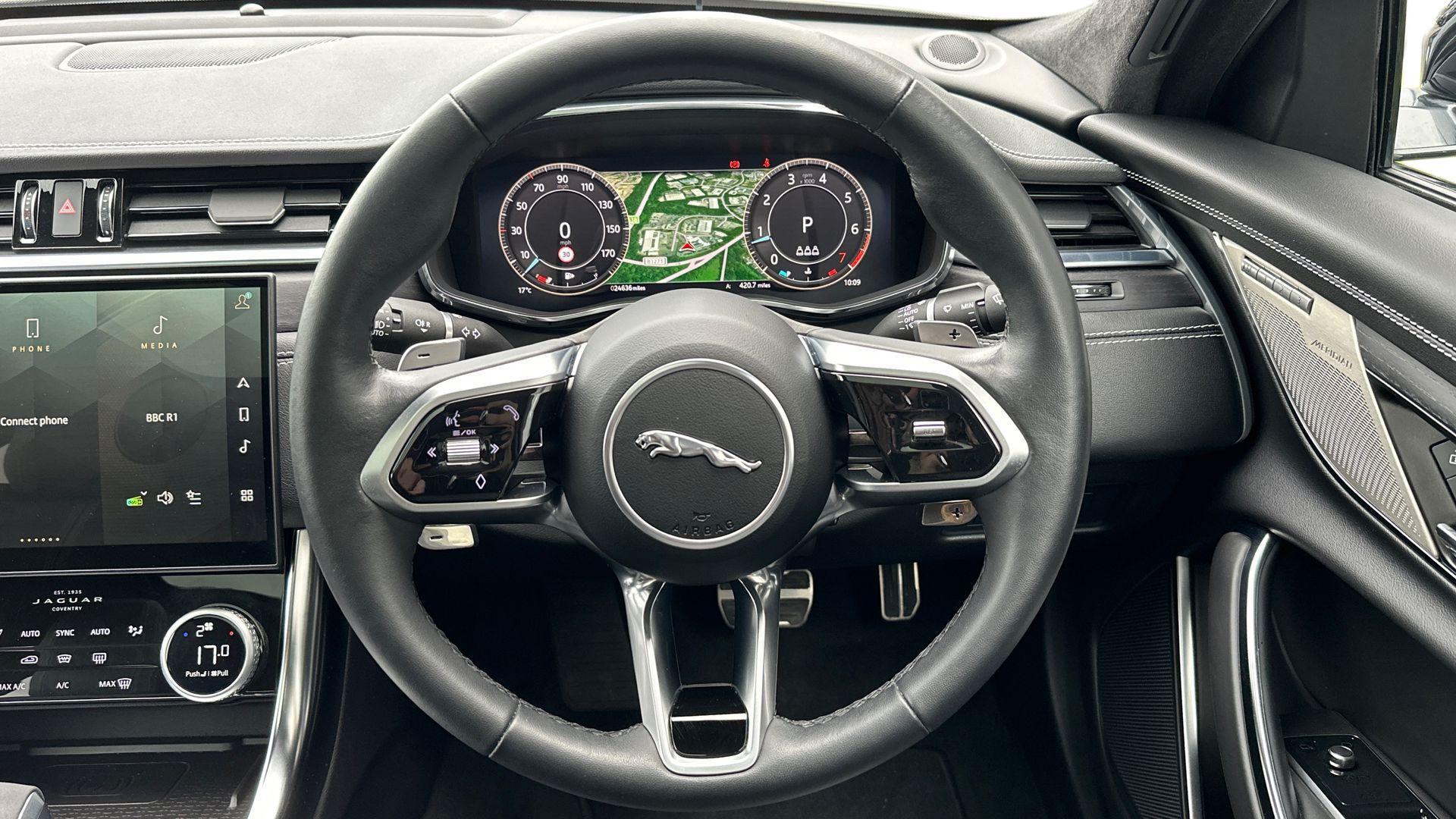 Jaguar XF view 15
