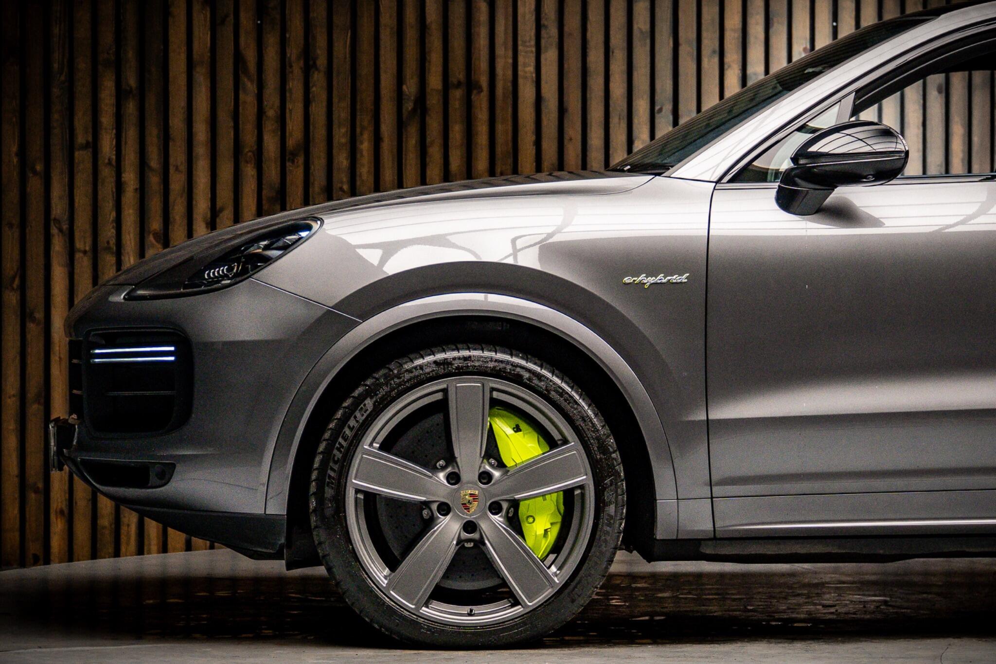 Porsche Cayenne view 9