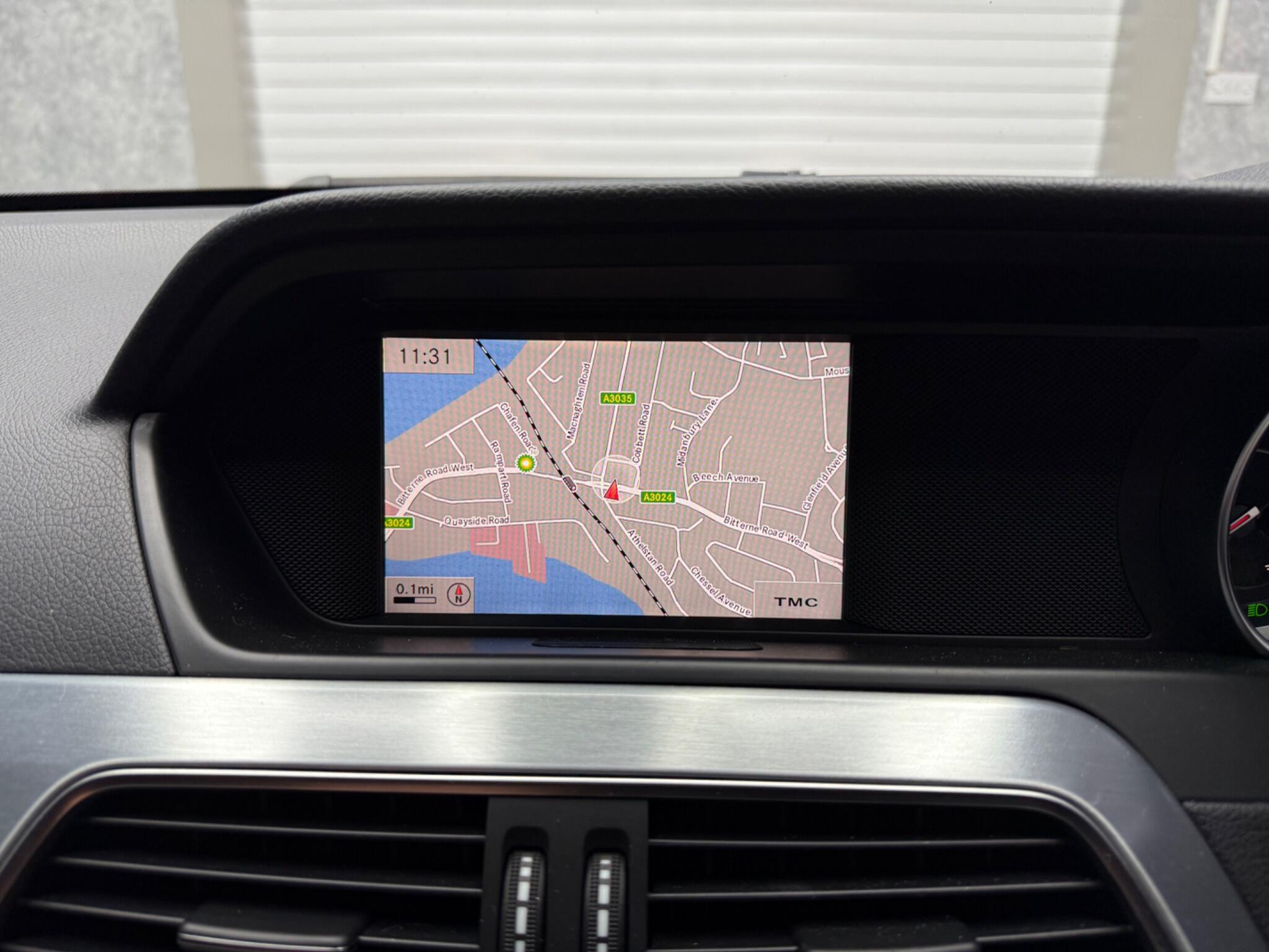 Mercedes-Benz C Class view 13