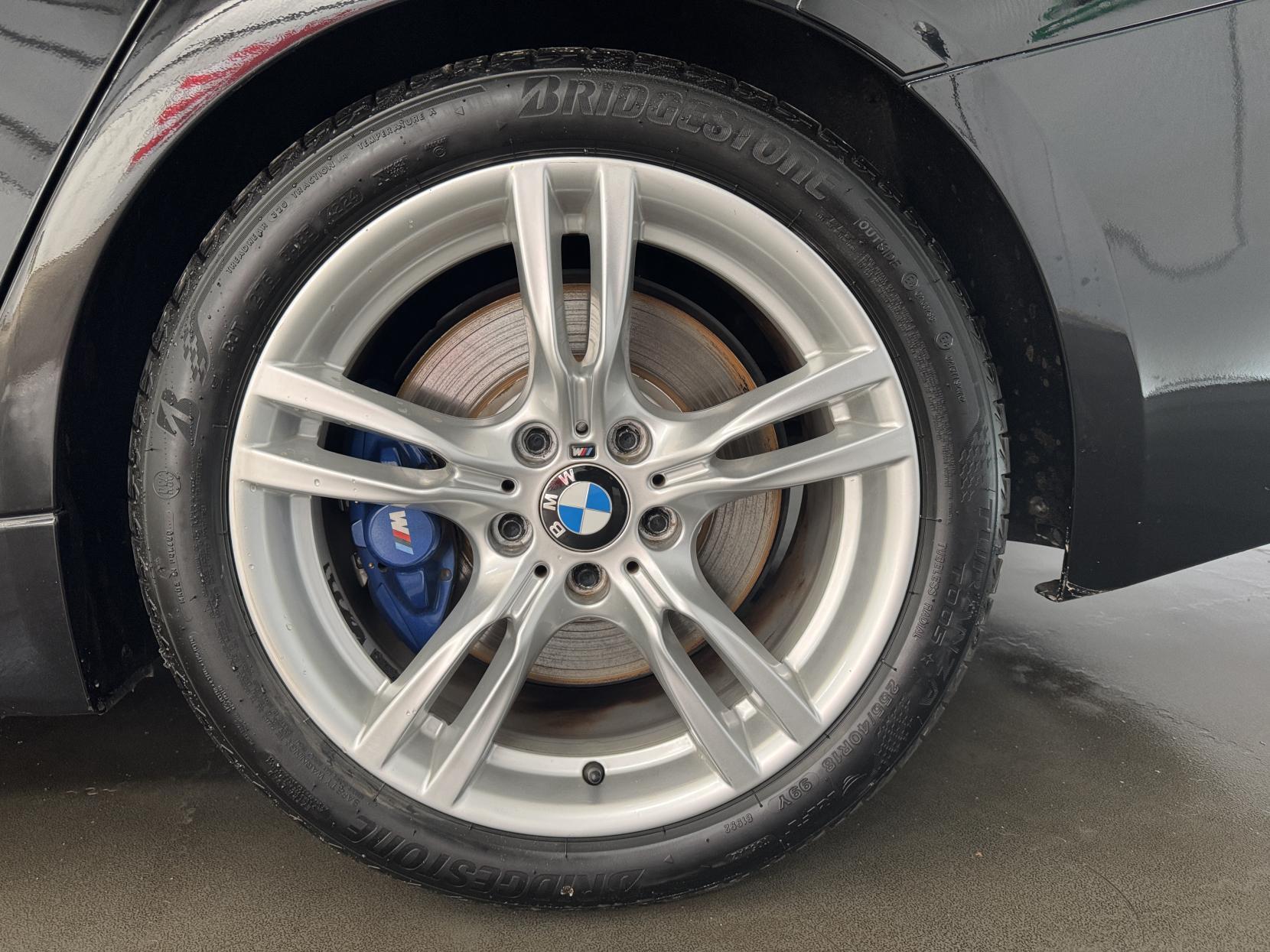 BMW 3 Series view 52