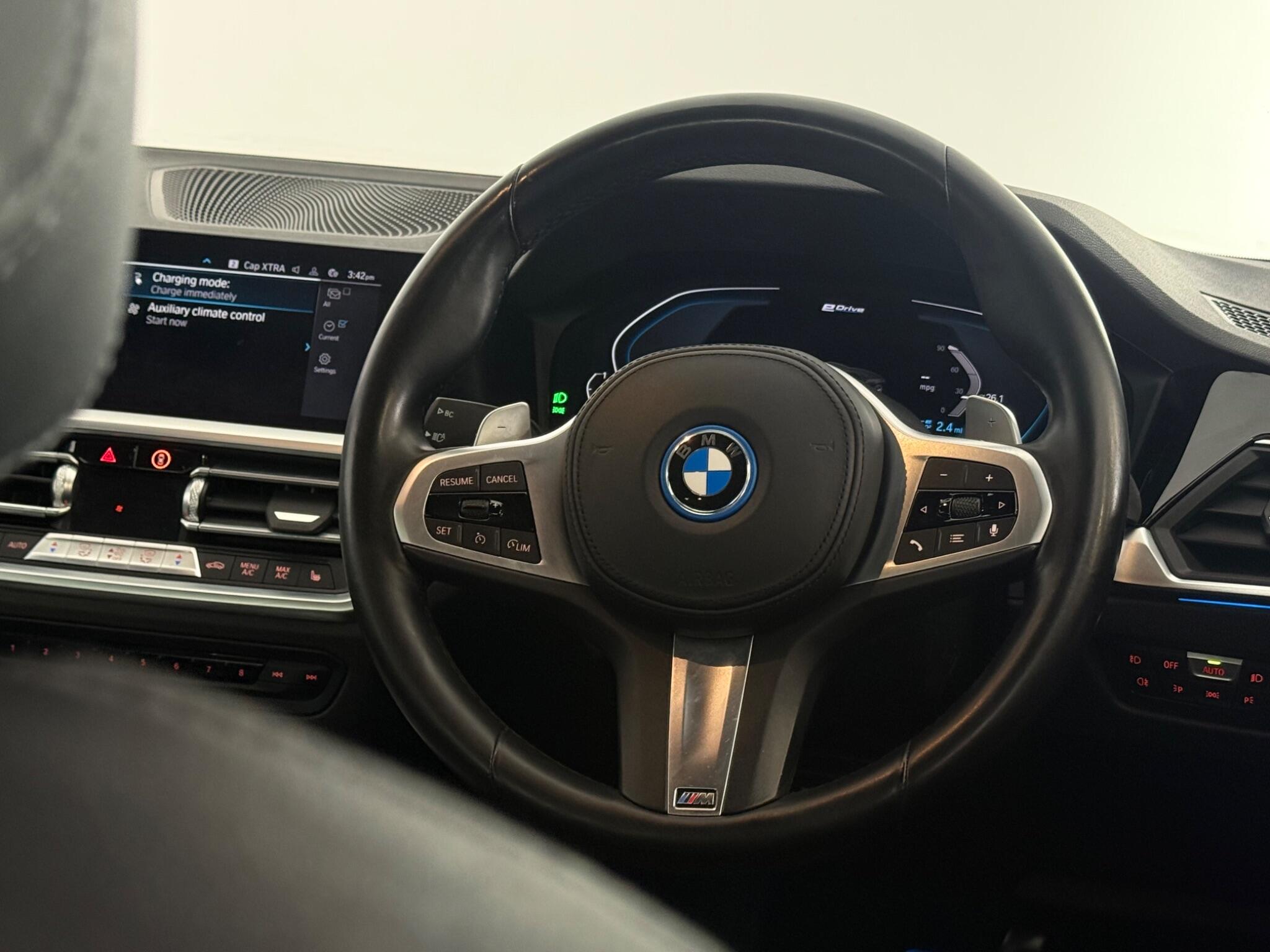 BMW 3 Series view 13